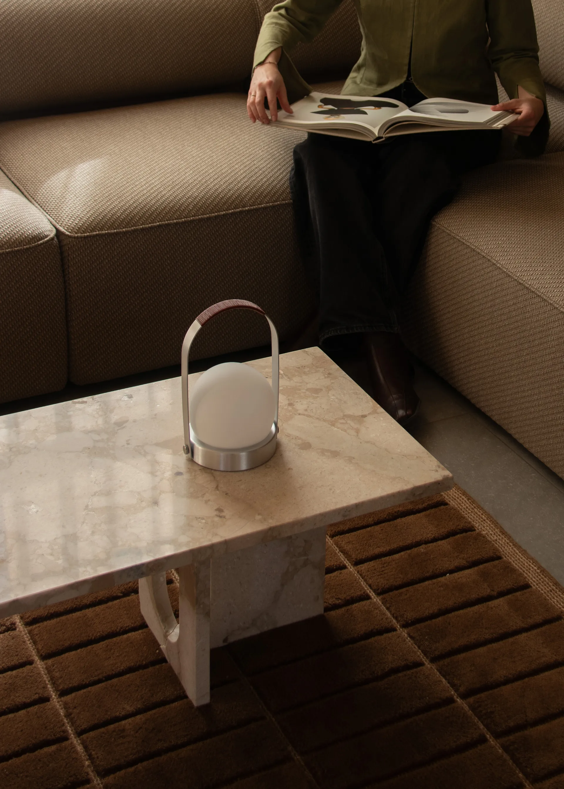 Lampe de table portable Carrie, Aluminium brossé Audo Copenhagen