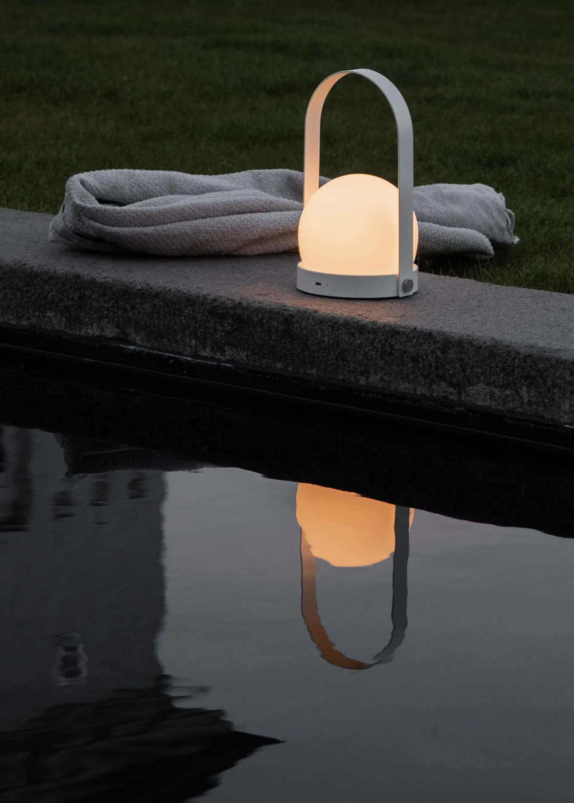 Lampe de table portable Carrie, Blanc Audo Copenhagen