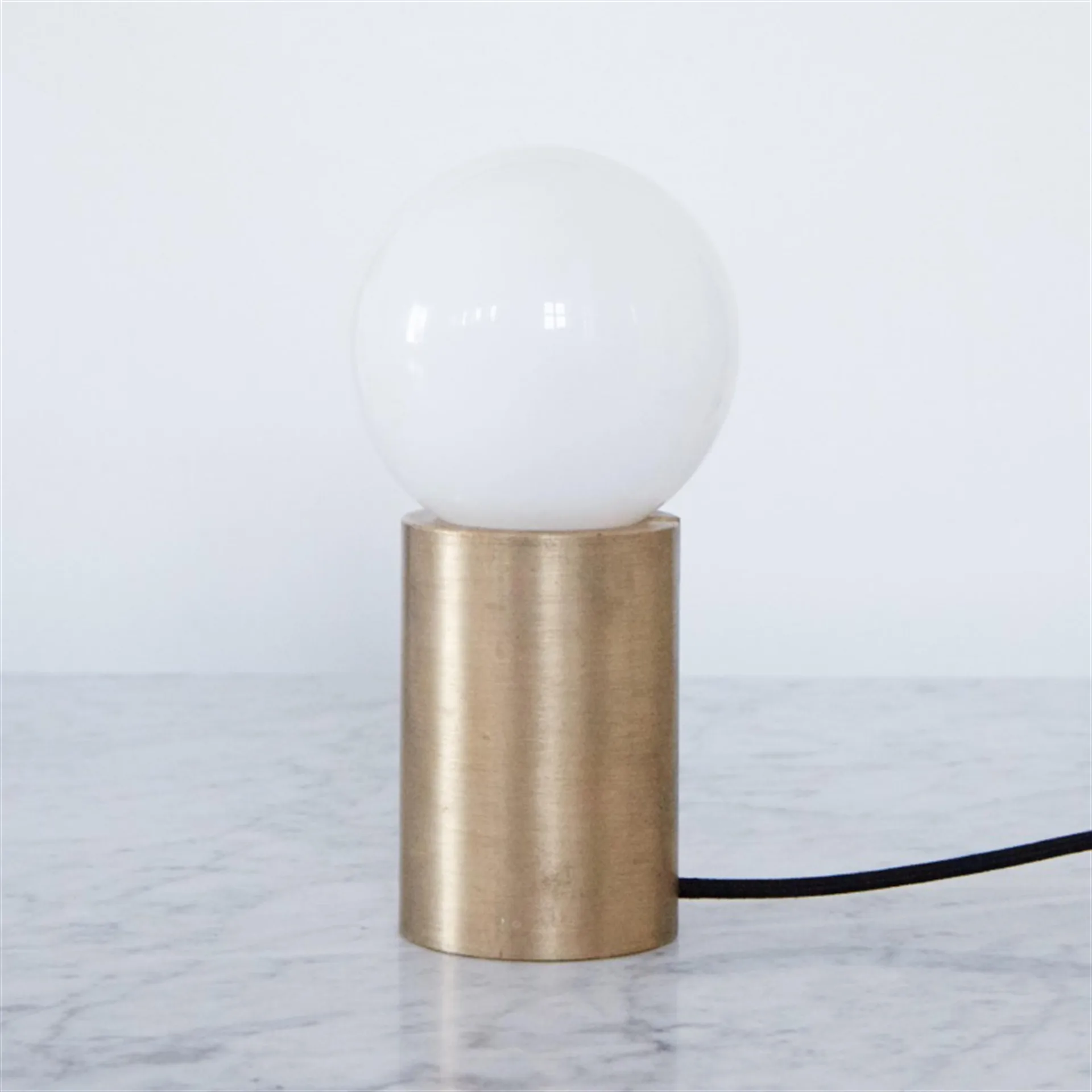 Lampe de table Socket, laiton brossé Audo Copenhagen