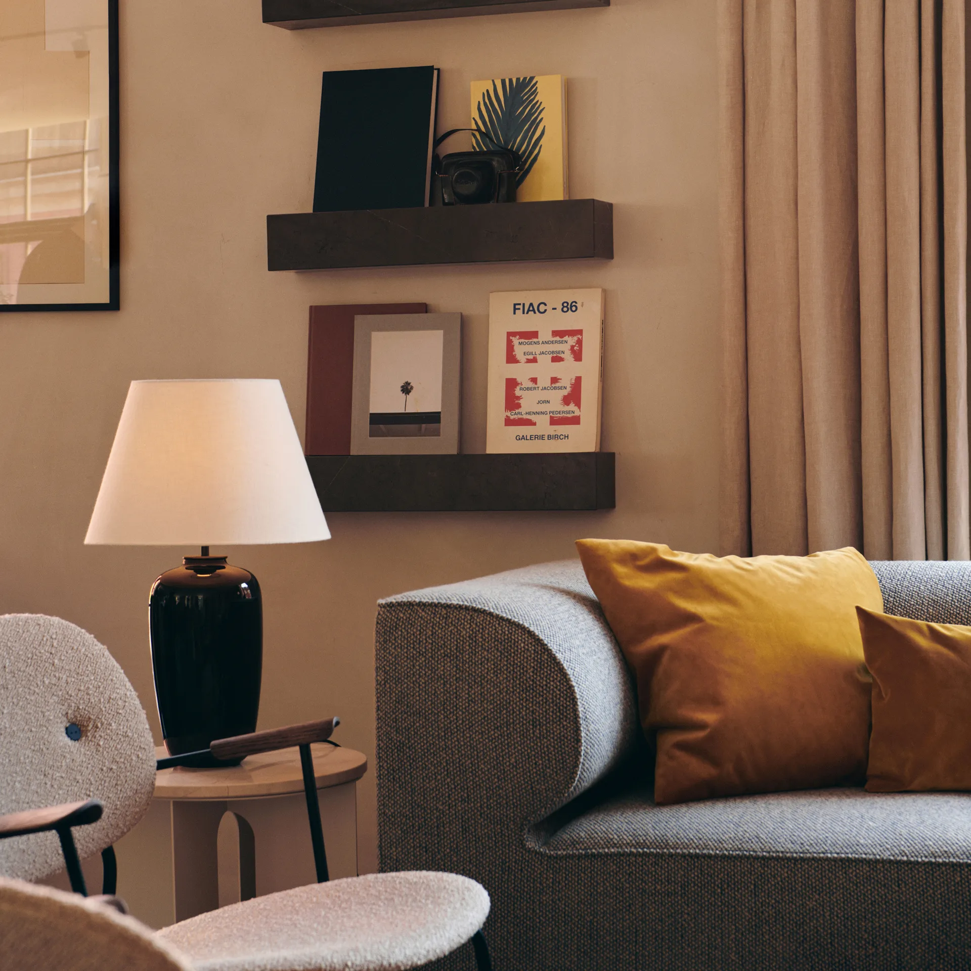 Lampe de table Torso 57 cm, Noir Audo Copenhagen