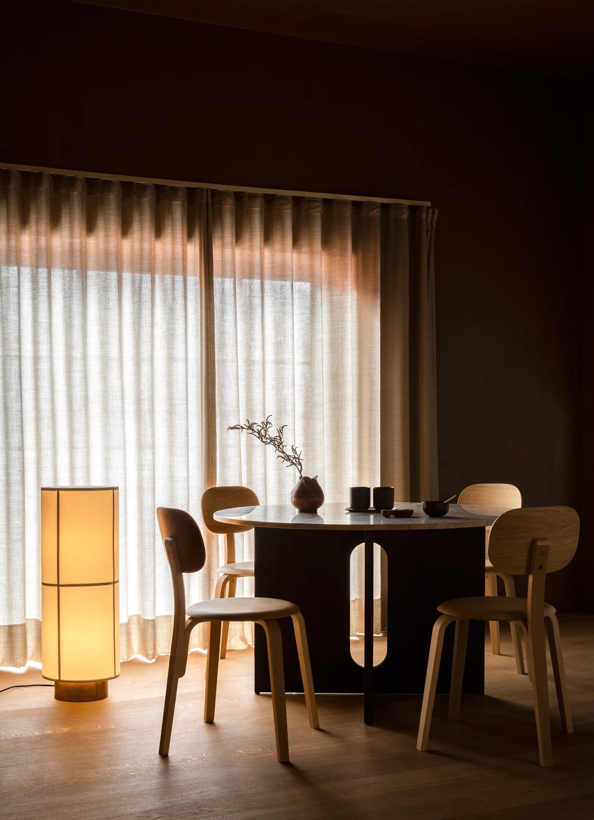 Lampe sur pied Hashira, Raw Audo Copenhagen