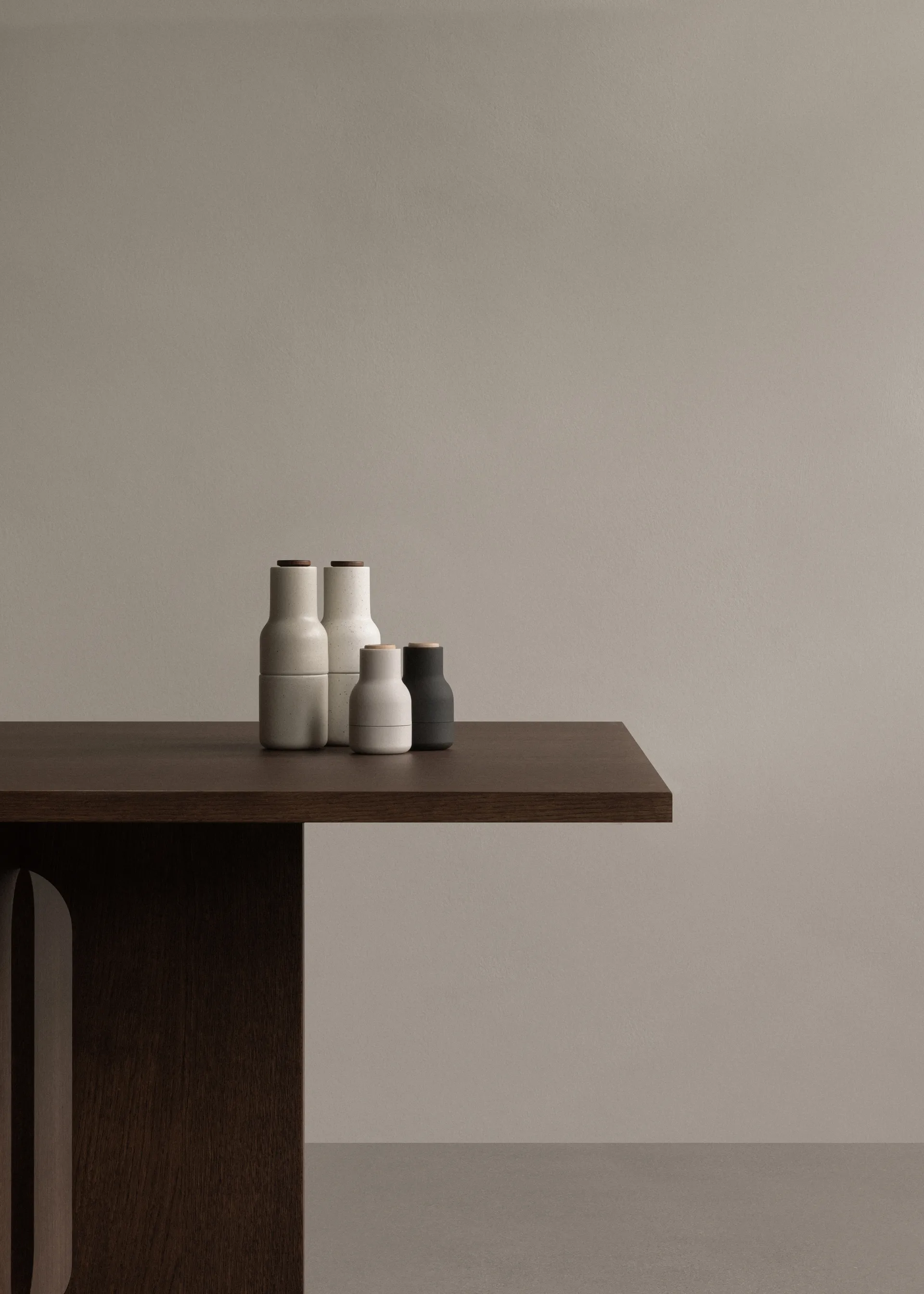 Moulin à épices Bottle Grinder Small, lot de 2, Ash-carbon-hêtre Audo Copenhagen