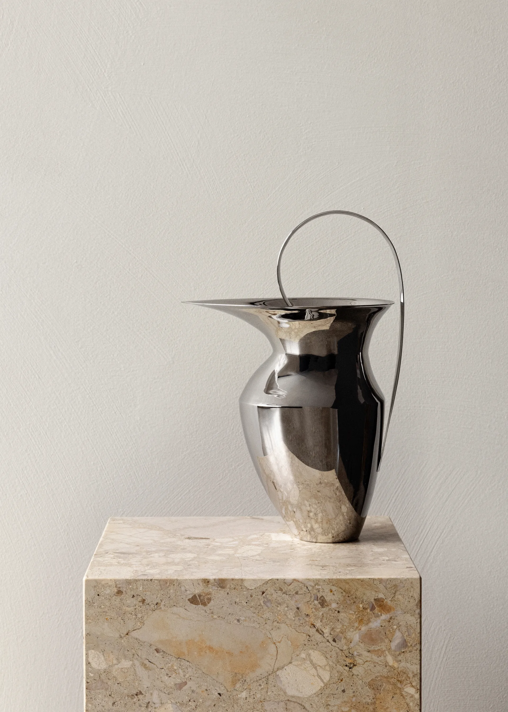 Pichet Etruscan 33 cm, Acier inoxydable Audo Copenhagen