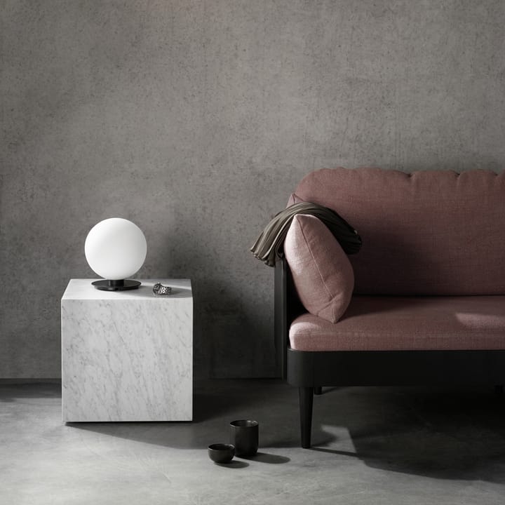Plafonnier TR Bulb, opale shiny, support noir Audo Copenhagen