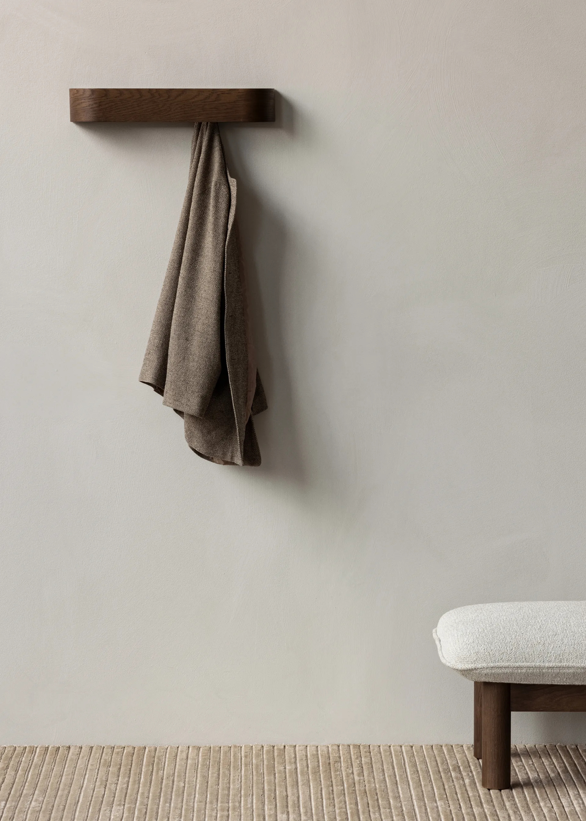 Porte-manteau mural Epoch 50 cm, Chêne teinté foncé Audo Copenhagen