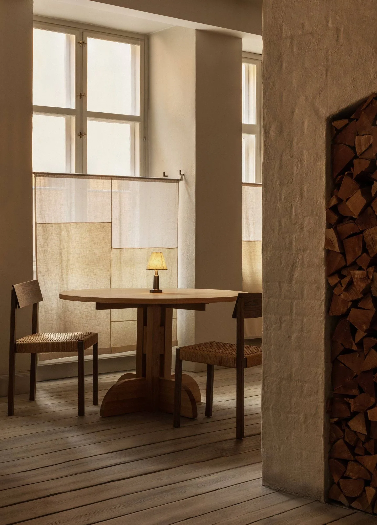 Puffin Dining Table - chêne plaqué naturel, Chêne naturel, Ø120 cm Audo Copenhagen