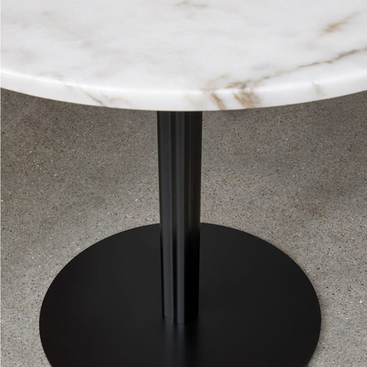 Table à manger Harbour Column - marble offwhite, ø80 cm, structure noire - Audo Copenhagen