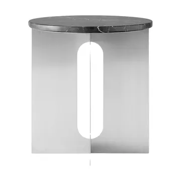 Table d'appoint Androgyne - Nero Maquina marbre-acier brossé, Ø42 cm - Audo Copenhagen