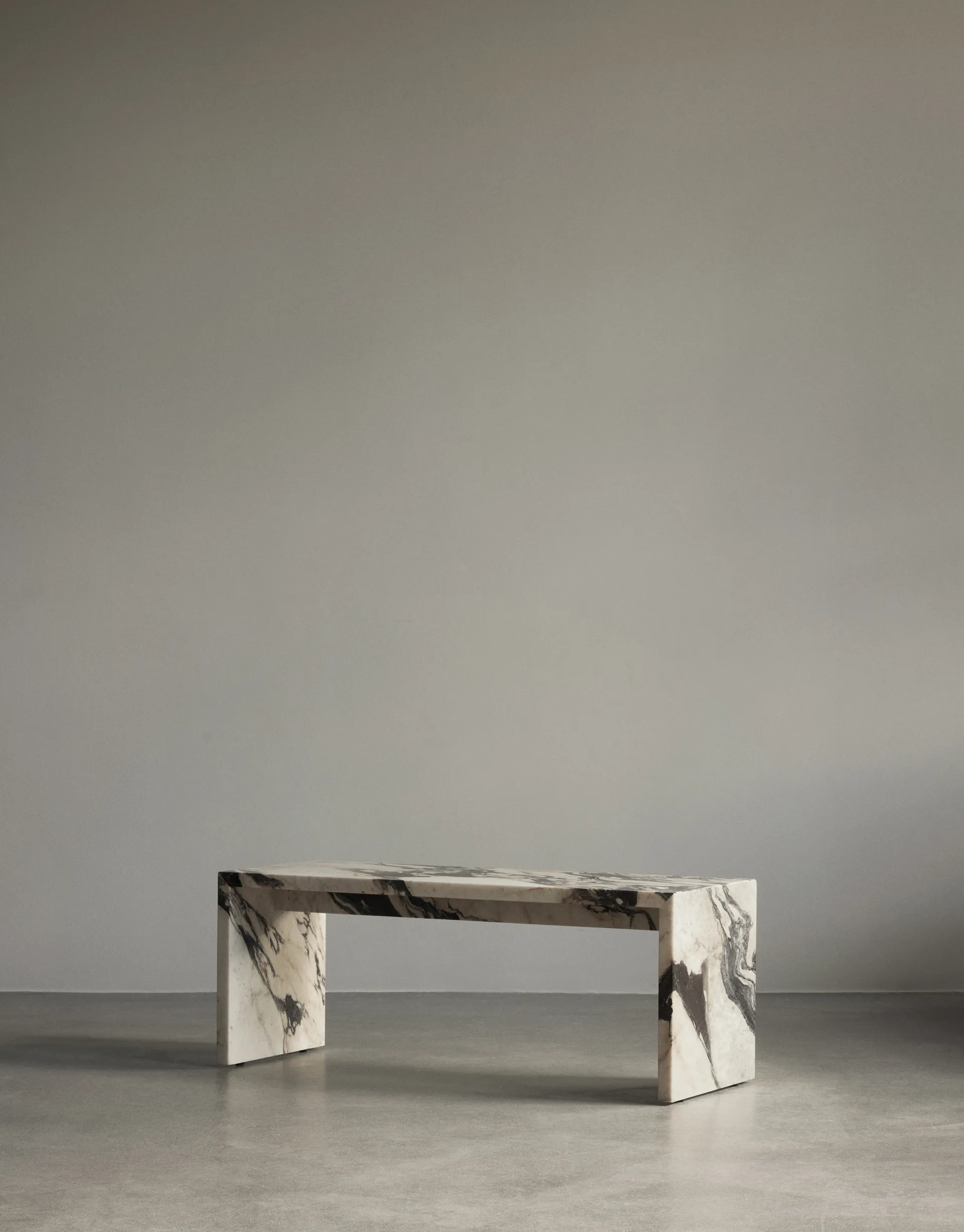 Table d’appoint Plinth Bridge, Calacatta Viola Audo Copenhagen
