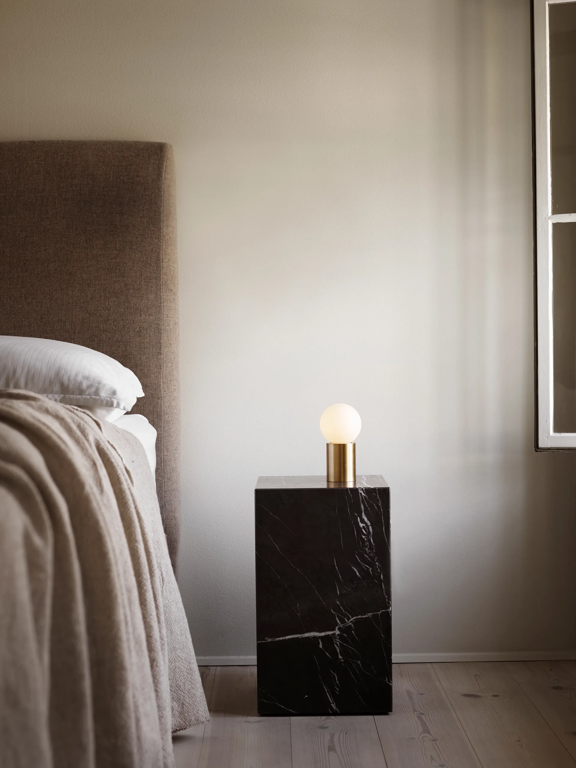 Table d’appoint Plinth tall 30x30x51 cm, Brown Audo Copenhagen