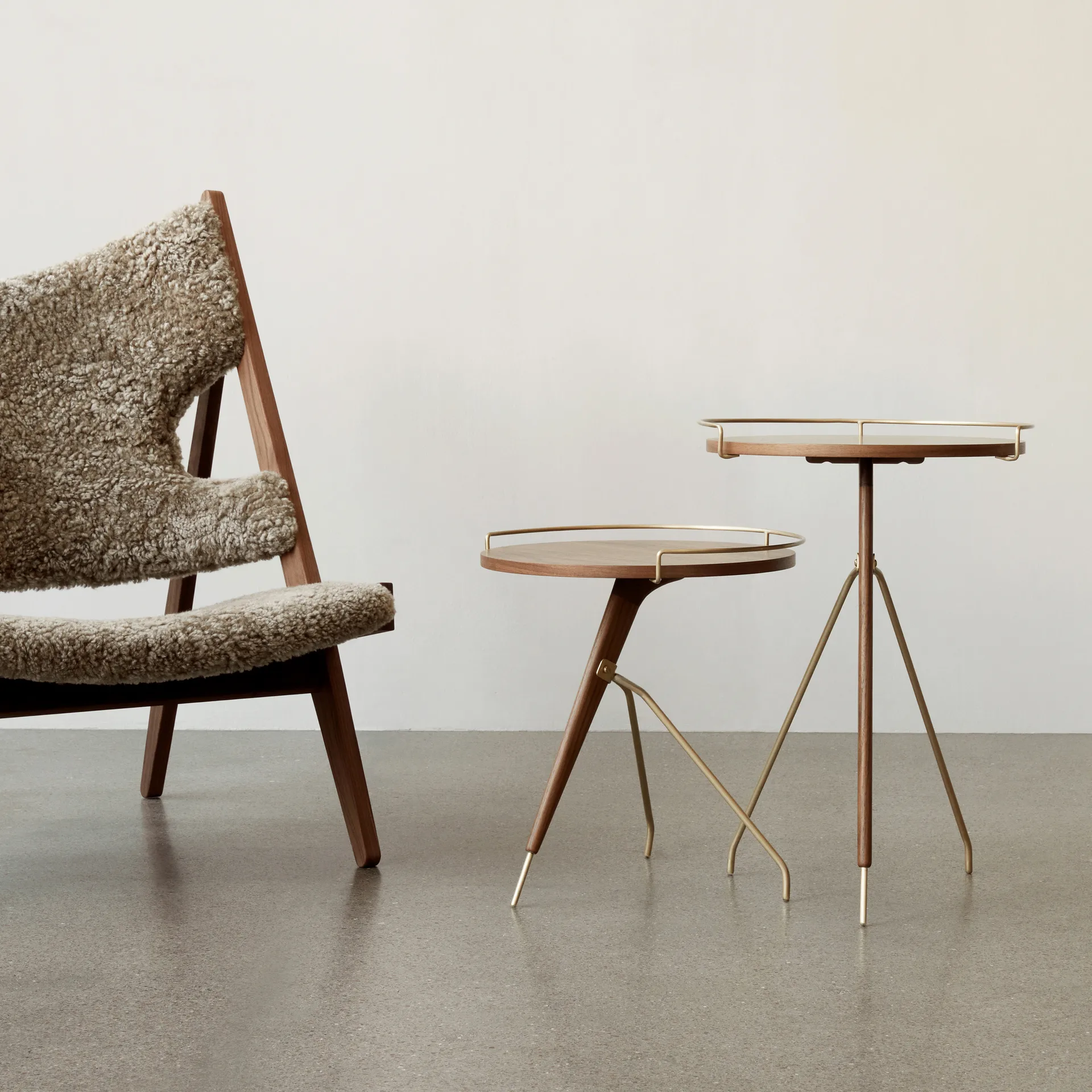 Table d’appoint Umanoff noyer et laiton poli, 45 cm Audo Copenhagen