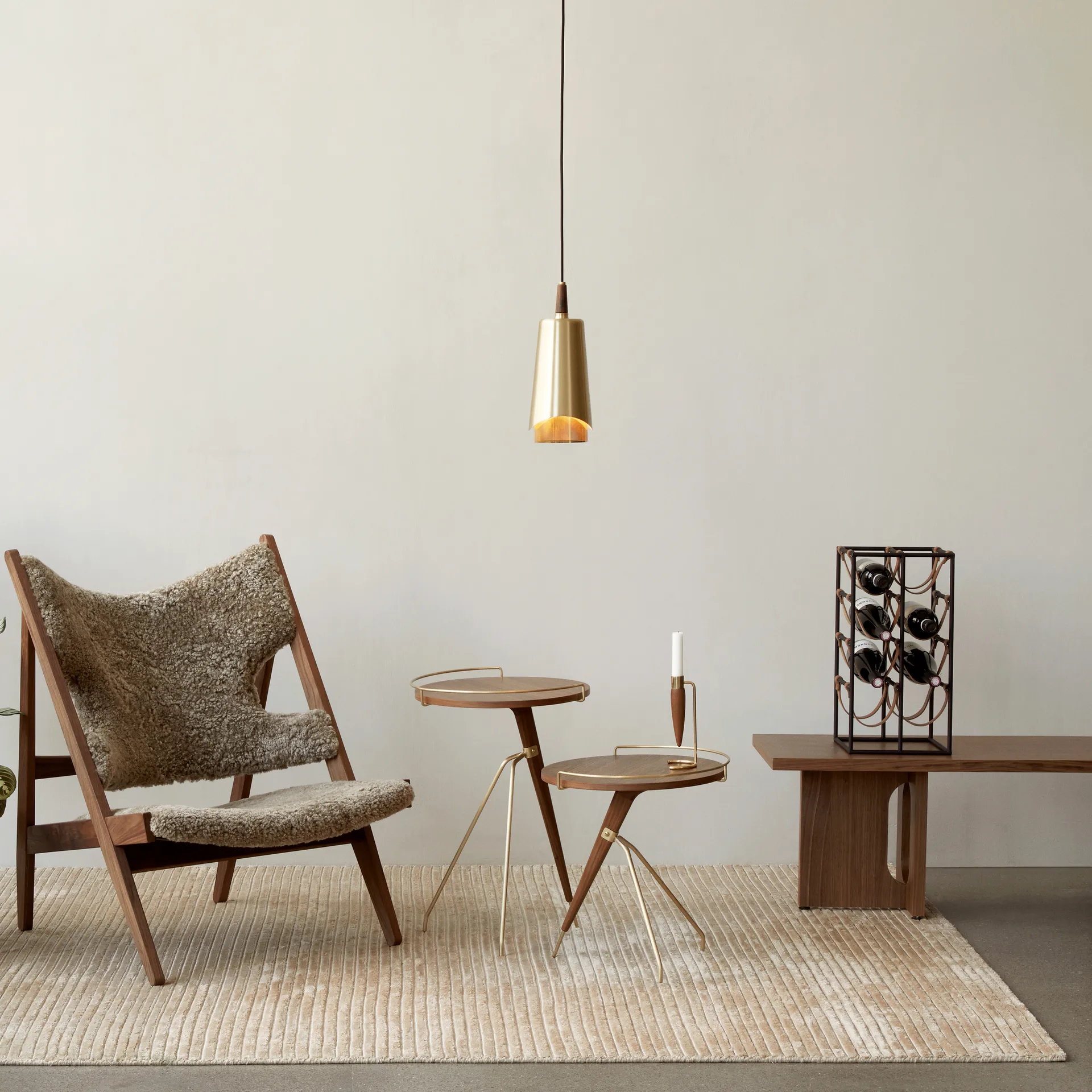 Table d’appoint Umanoff noyer et laiton poli, 60 cm Audo Copenhagen