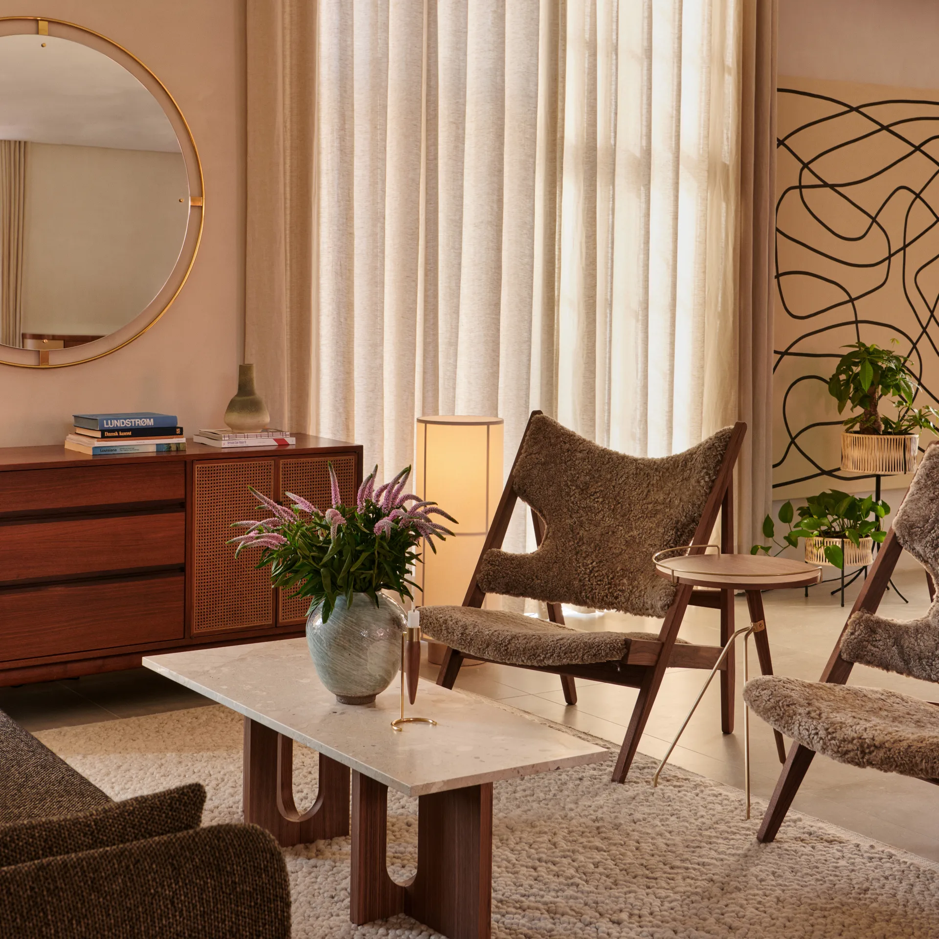 Table d’appoint Umanoff noyer et laiton poli, 60 cm Audo Copenhagen