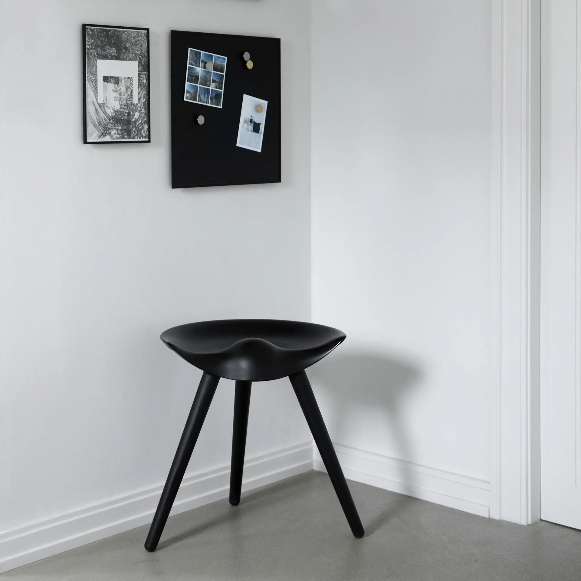 Tabouret ML42 48 cm, Hêtre teinté noir  Audo Copenhagen