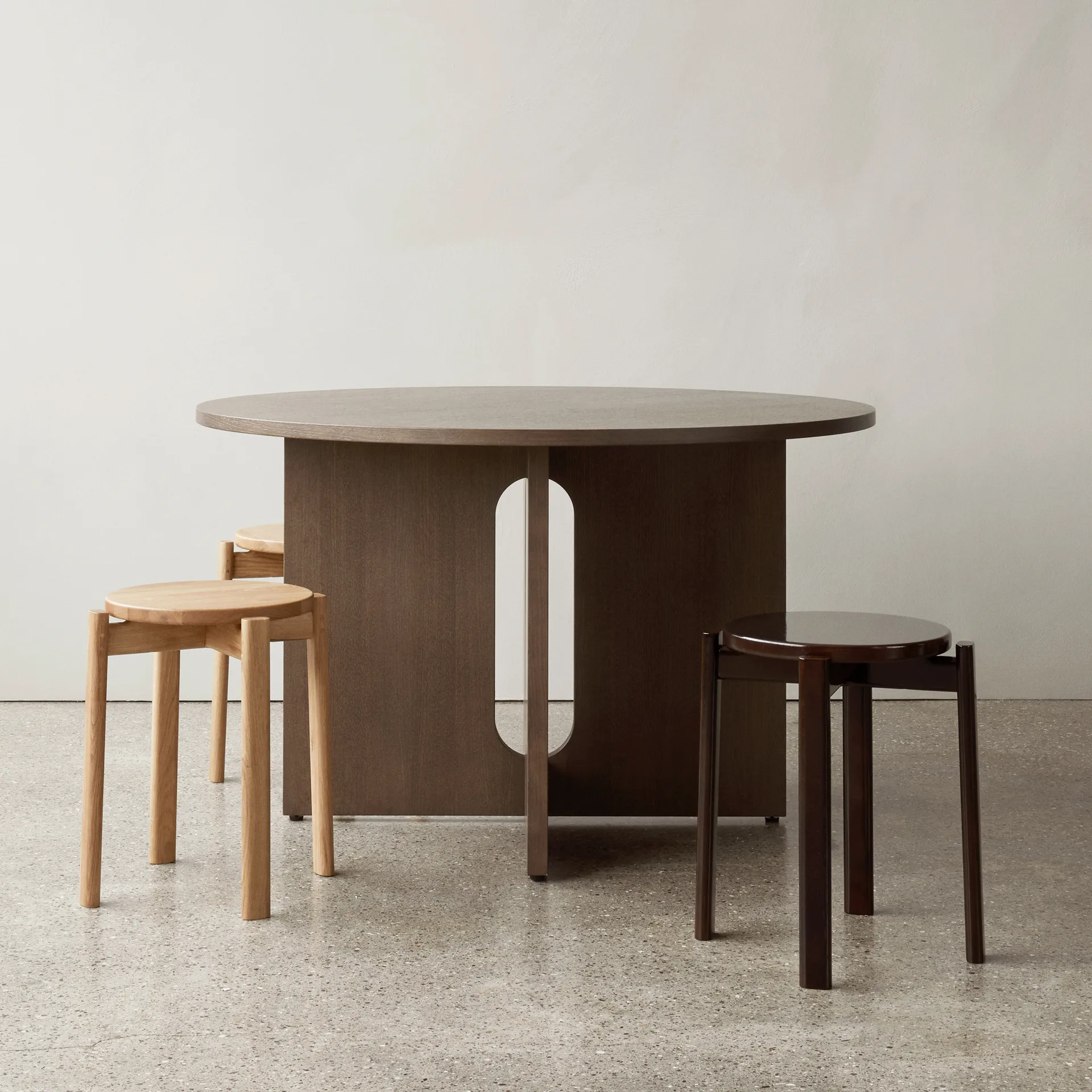Tabouret Passage, Chêne laqué foncé Audo Copenhagen