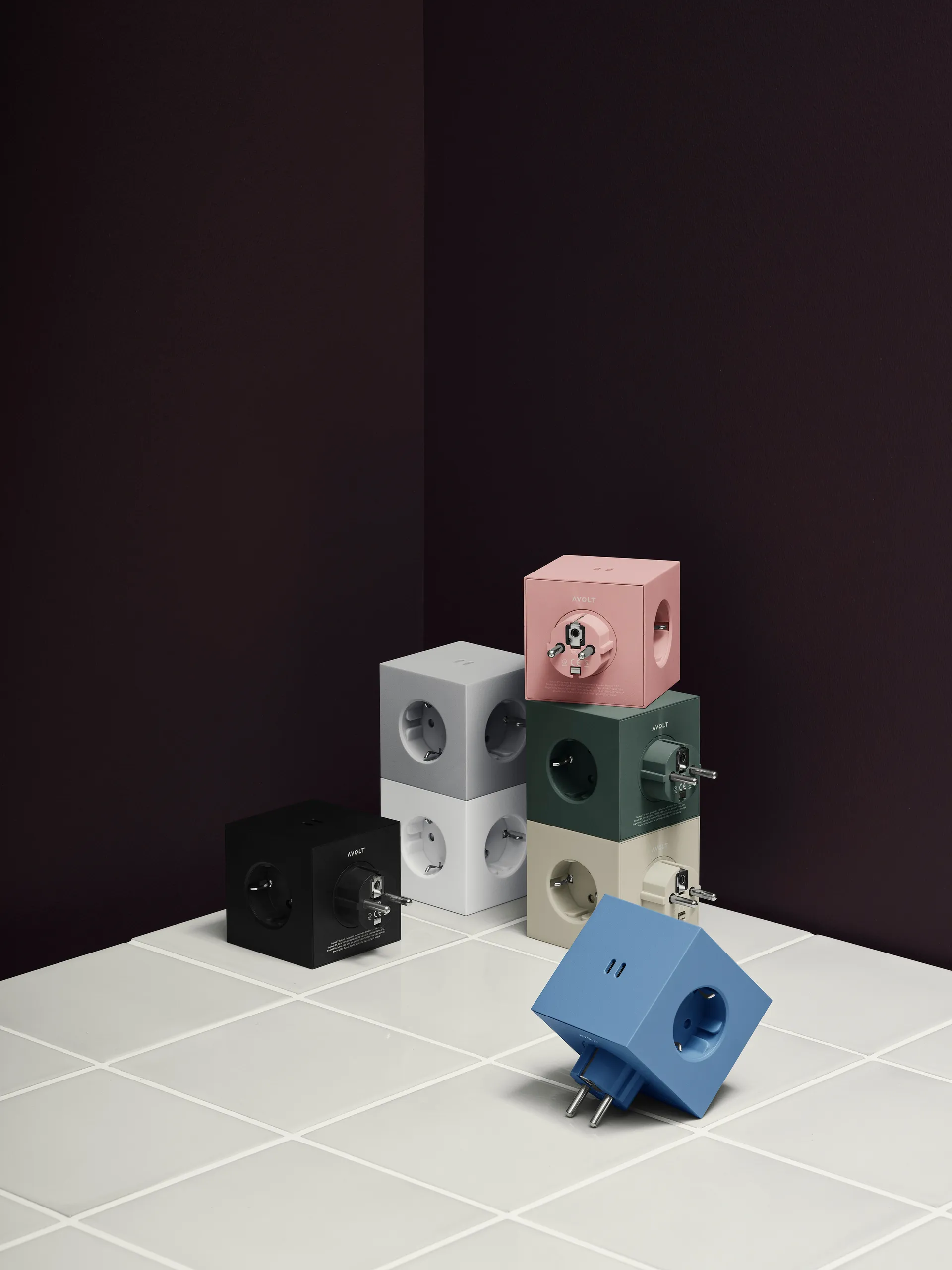 Prise Square 2, Martinelli Luce Opal White Avolt