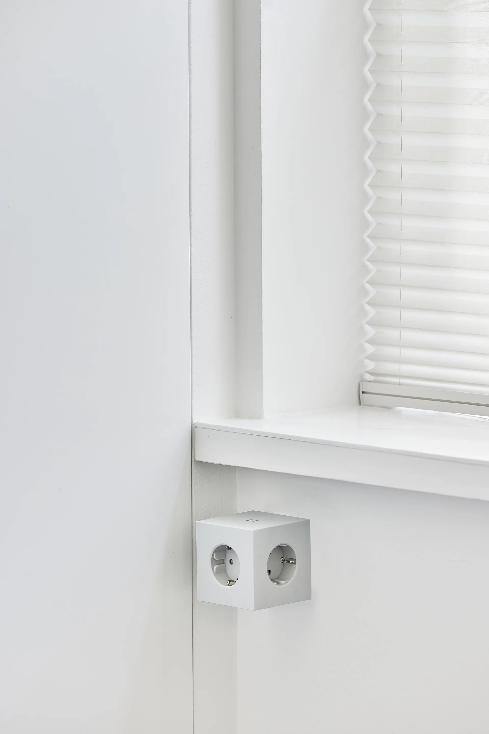 Square 1 prise avec sortie USB-C 30W 1,8 m, White Martinelli Luce edition Avolt