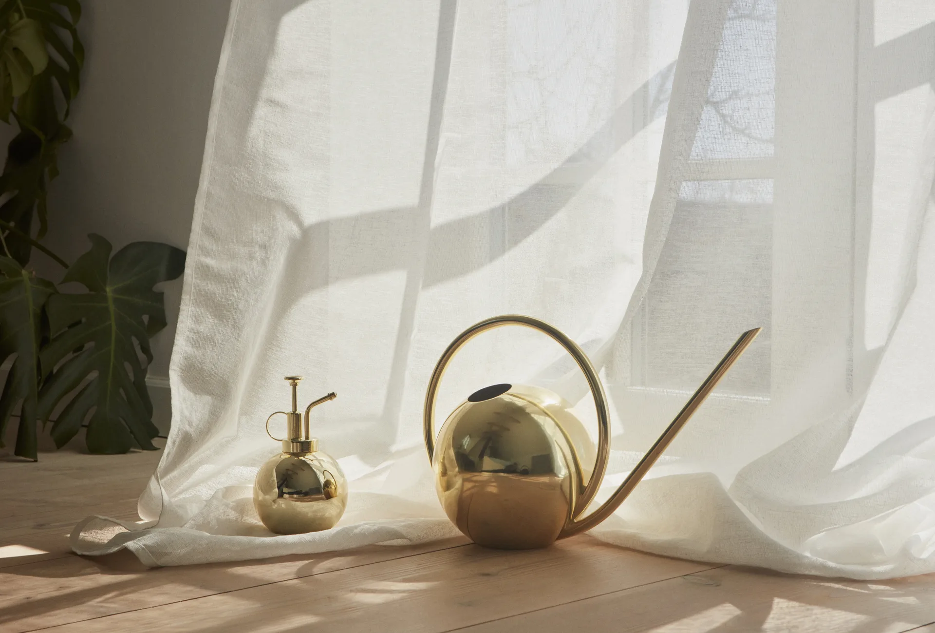 Arrosoir Globe 23 cm, Doré AYTM