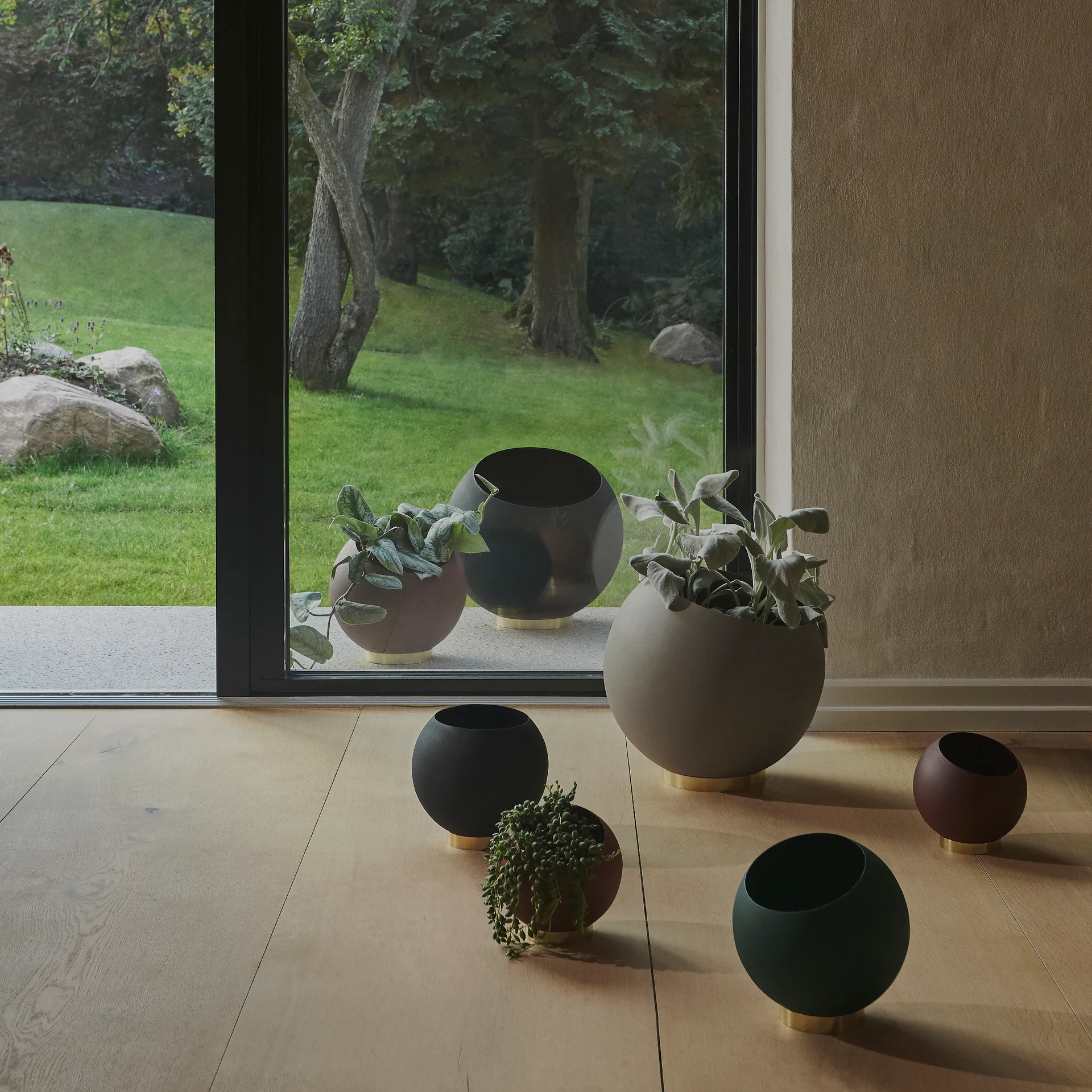 Cache-pot Globe Ø21 cm, Noir AYTM