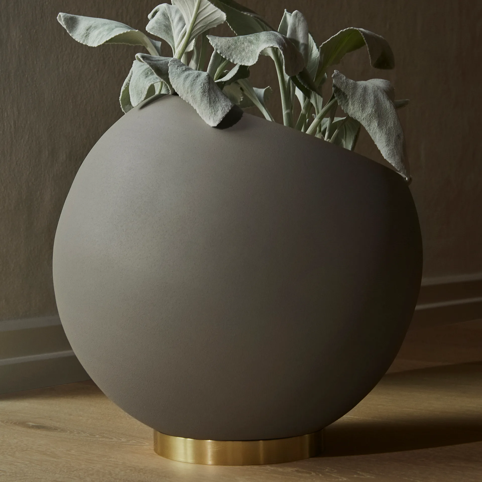 Cache-pot Globe Ø37 cm, Taupe AYTM