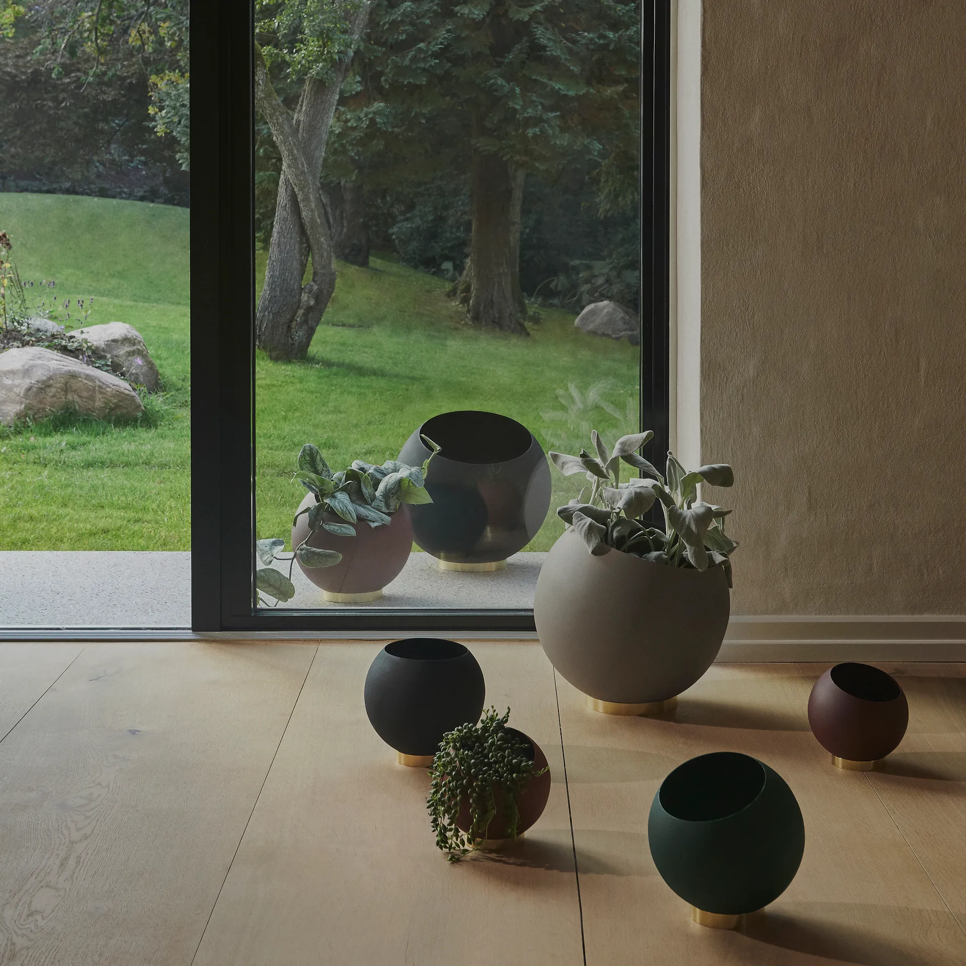 Cache-pot Globe Ø43 cm, Noir AYTM