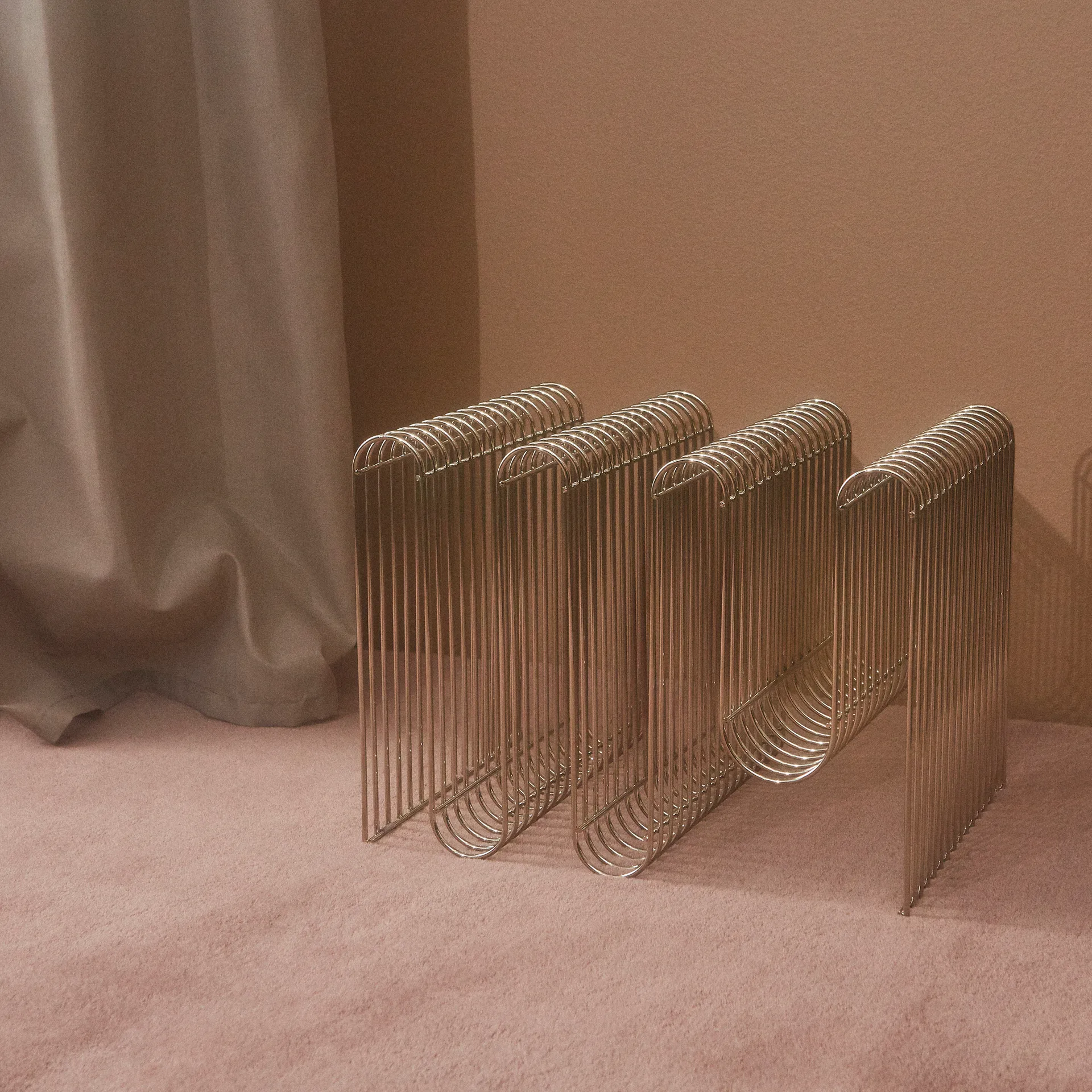 Porte-revues Curva, argent AYTM