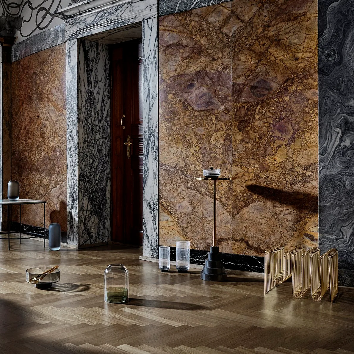 Porte-revues Curva, laiton AYTM