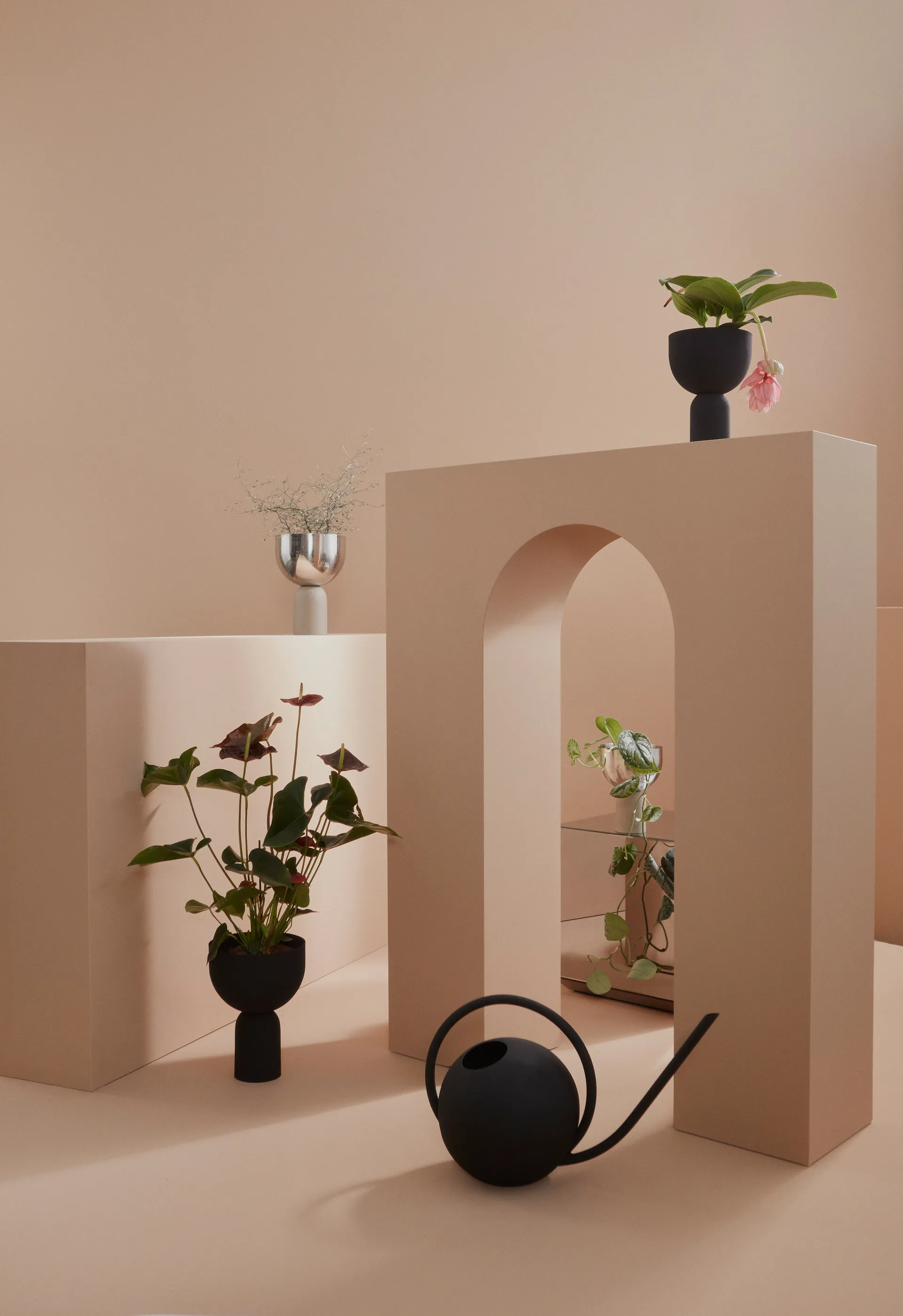 Pot Torus Ø17 cm, Black-black AYTM