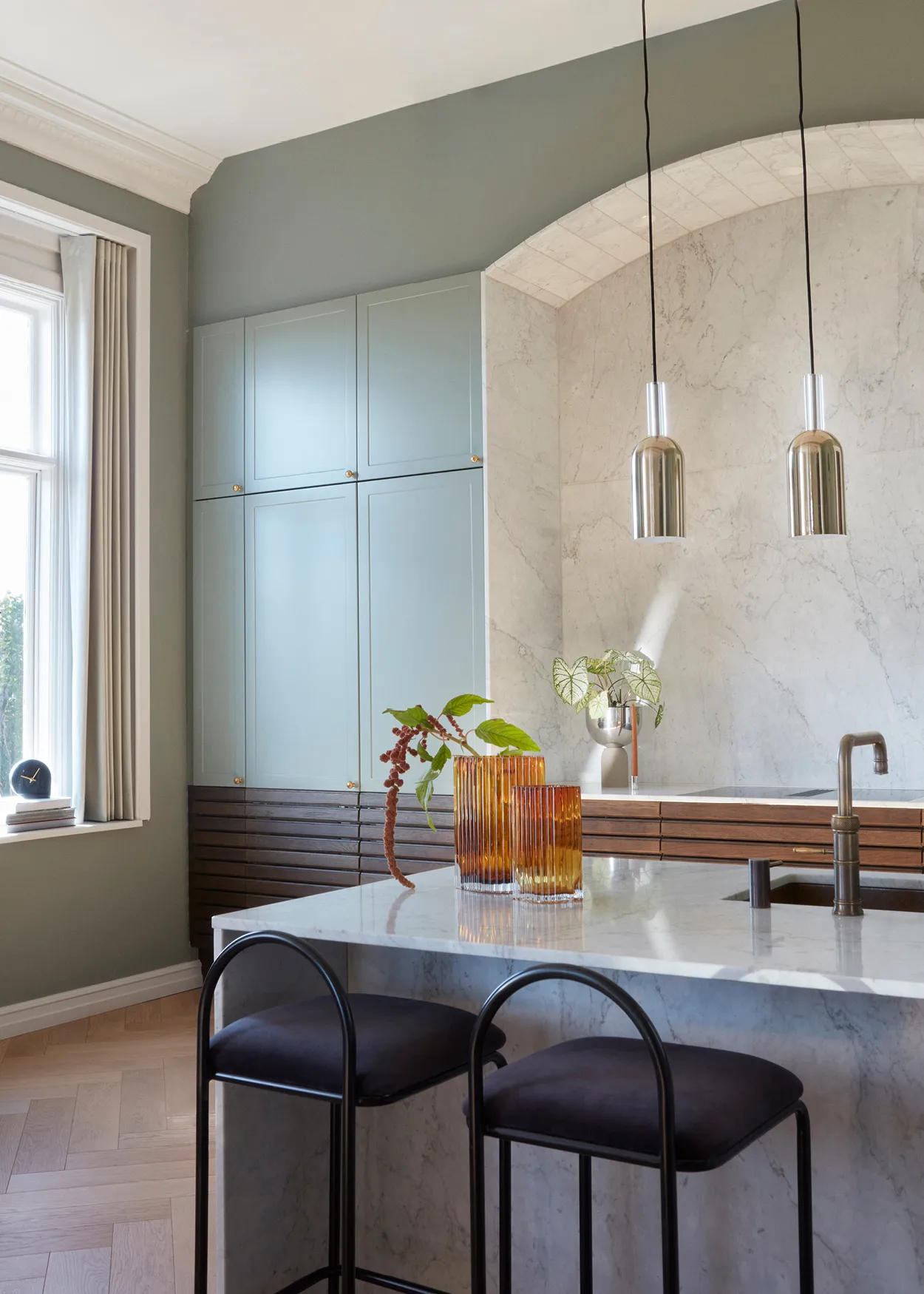 Vase Folium 20 cm, Amber AYTM