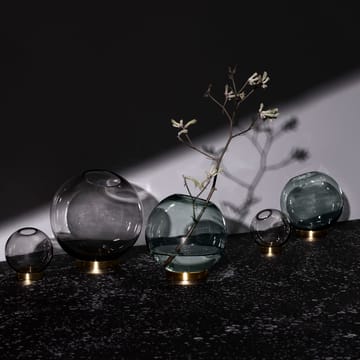 Vase Globe L - noir-laiton - AYTM