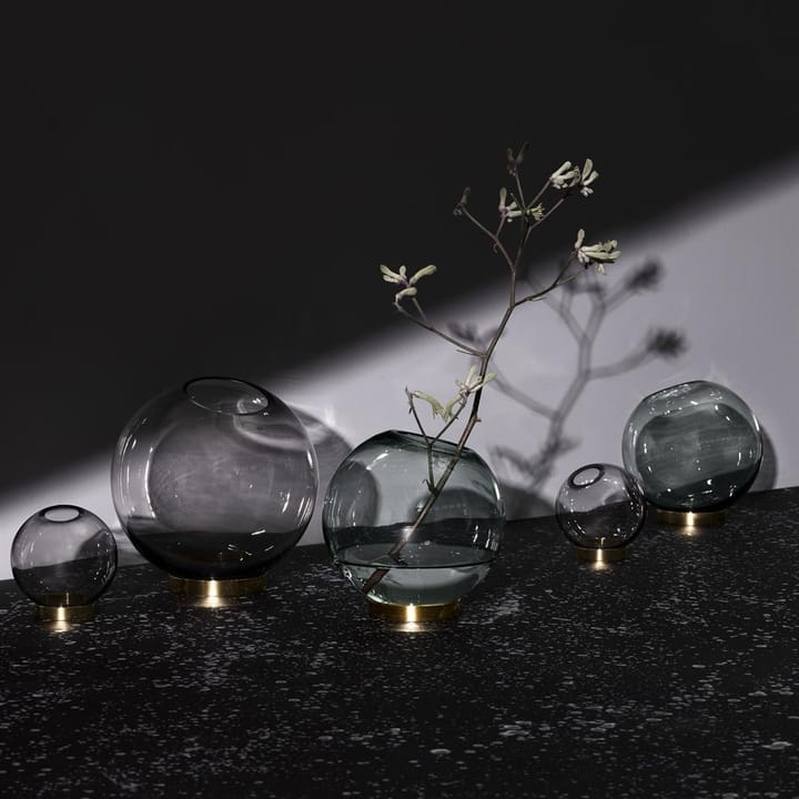 Vase Globe M, vert-laiton AYTM