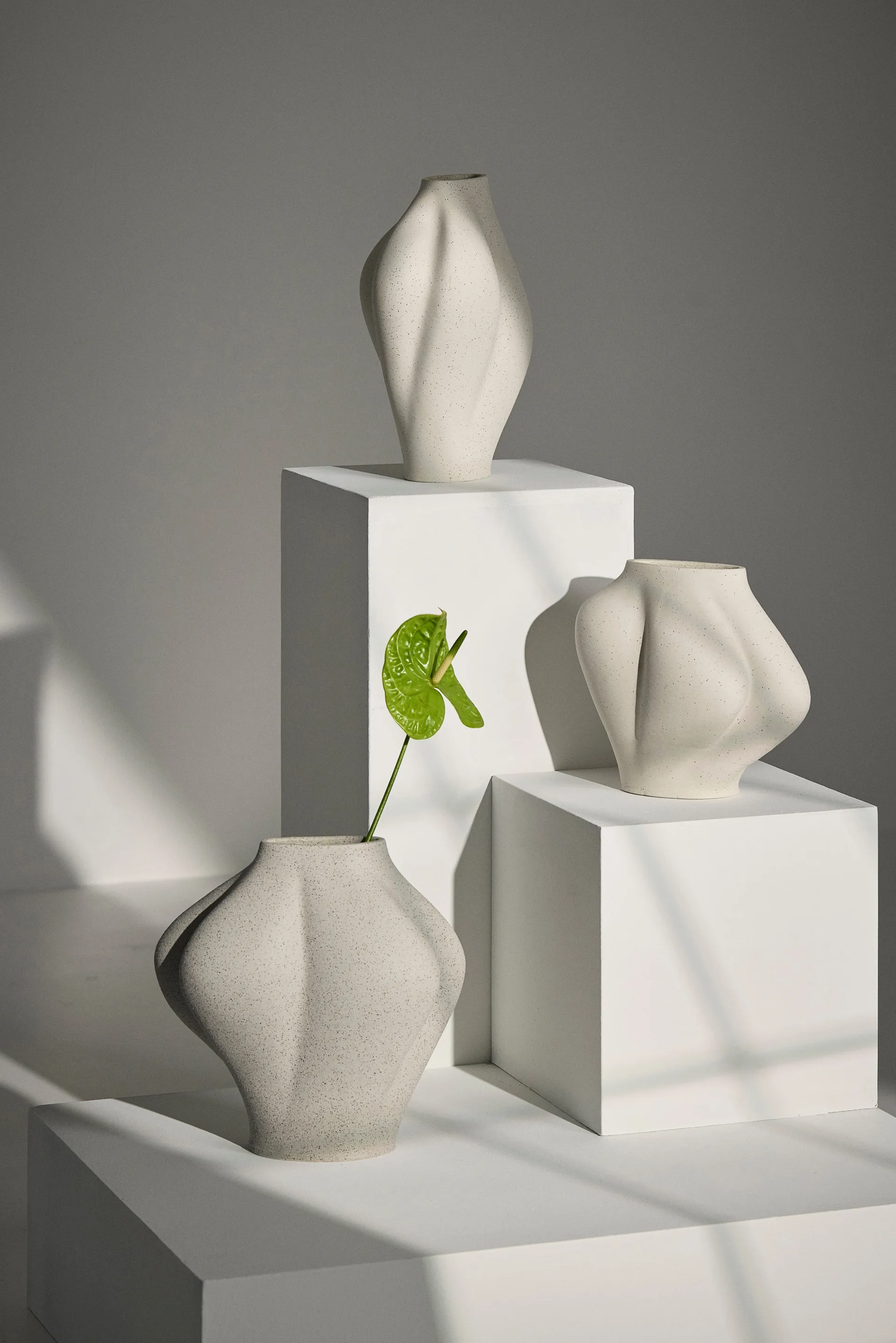 Vase Saltare, Cream, Ø17x35 cm AYTM