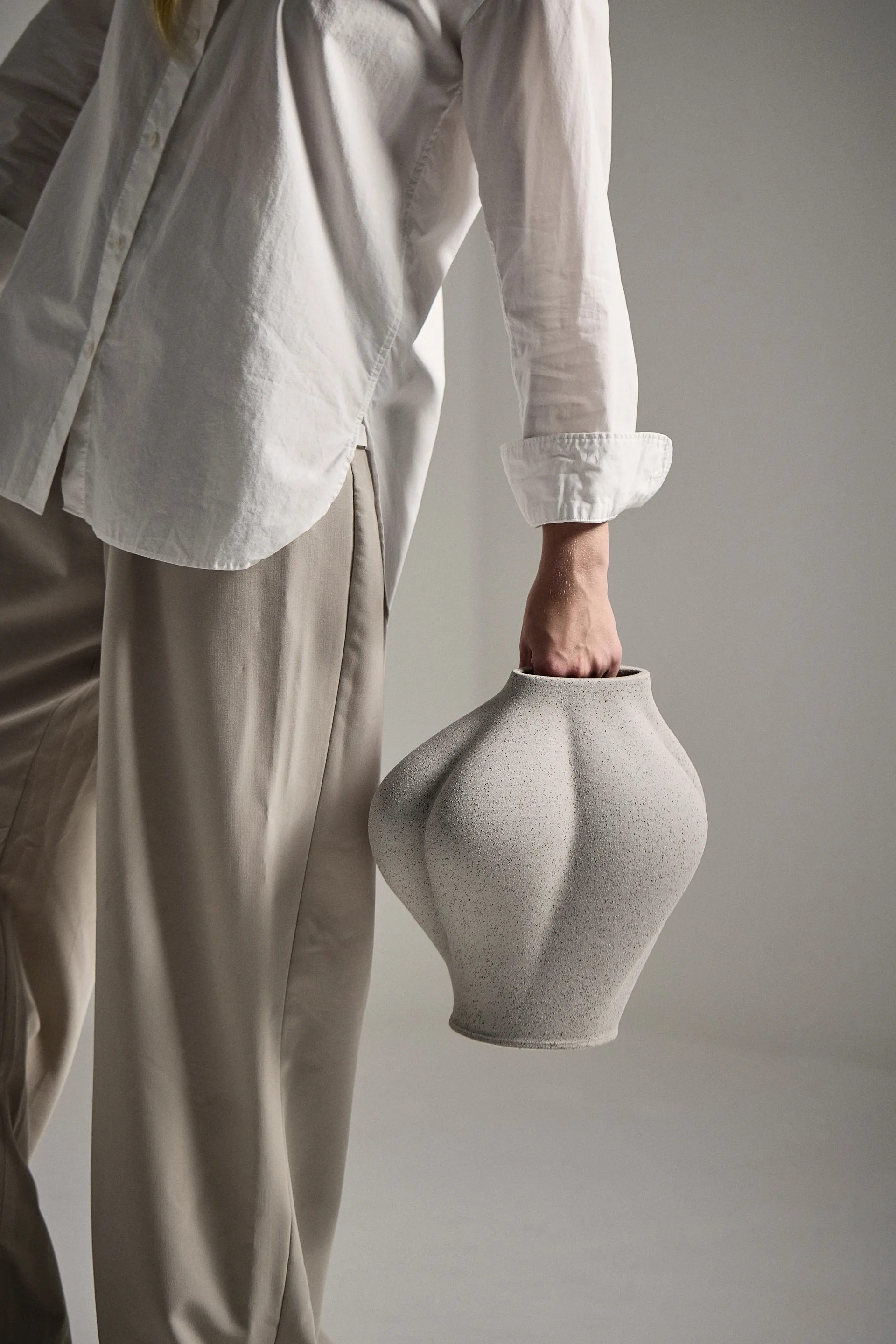 Vase Saltare, Taupe, Ø13,8x30 cm AYTM