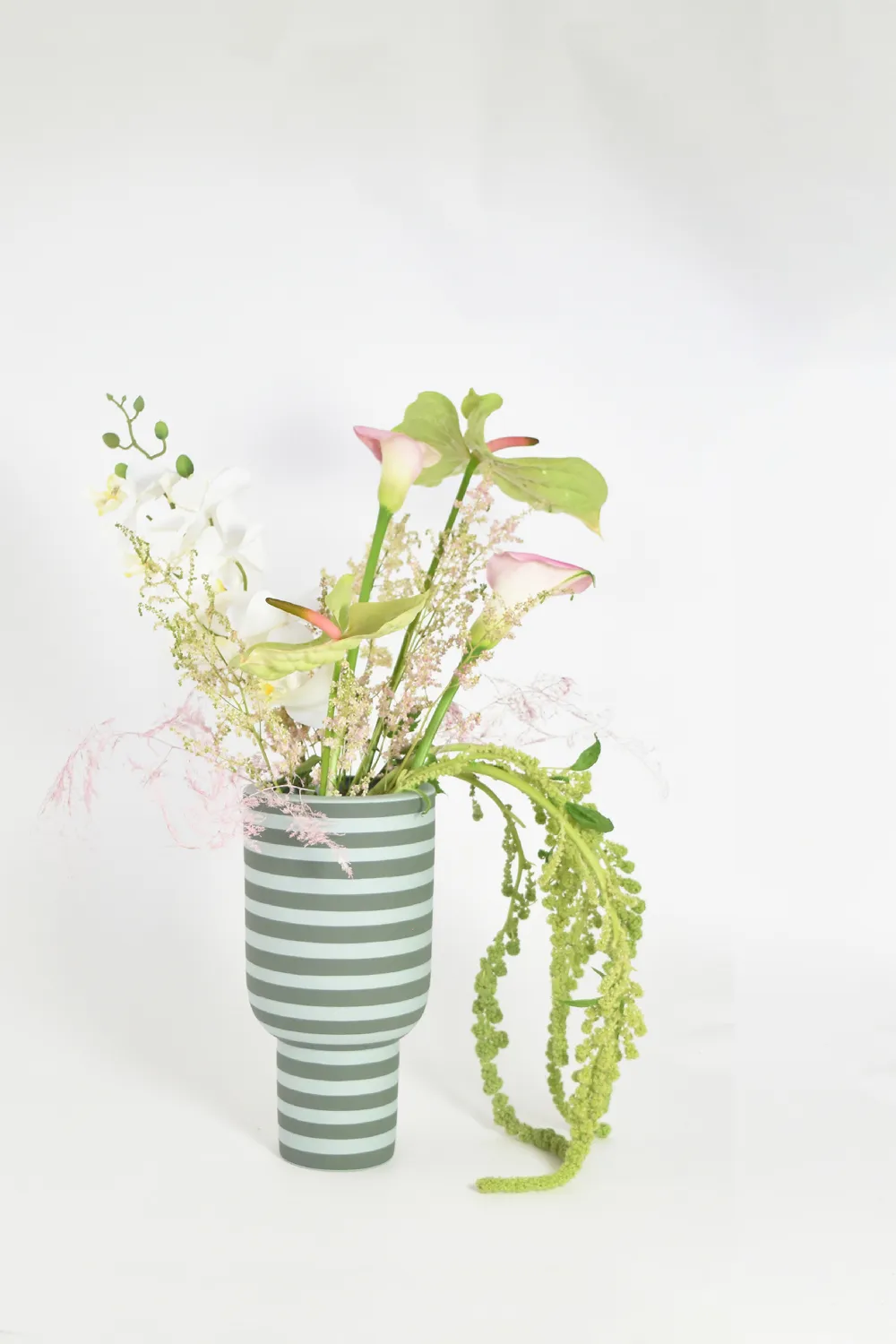 Vase Varia 30 cm, Vert poussiéreux-forêt AYTM