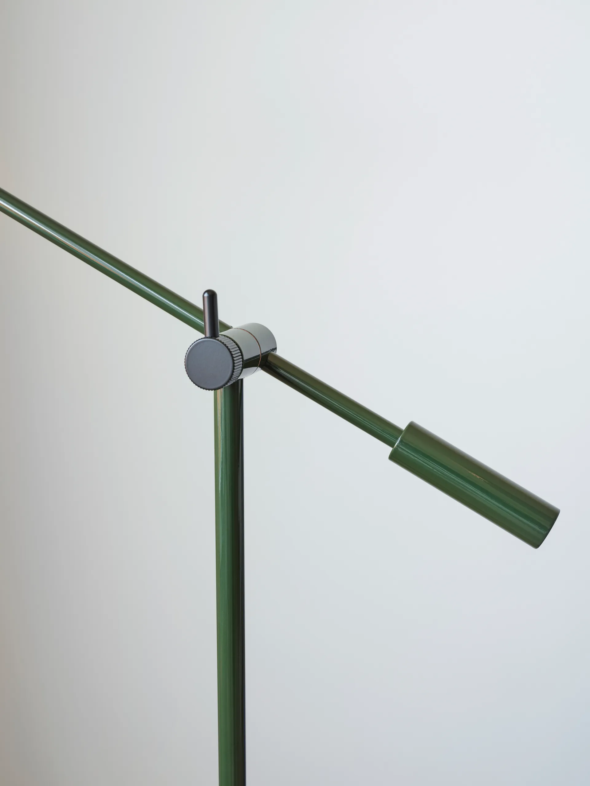 Lampadaire Cato 134 cm, Forêt verte brillant-mat noir Belid
