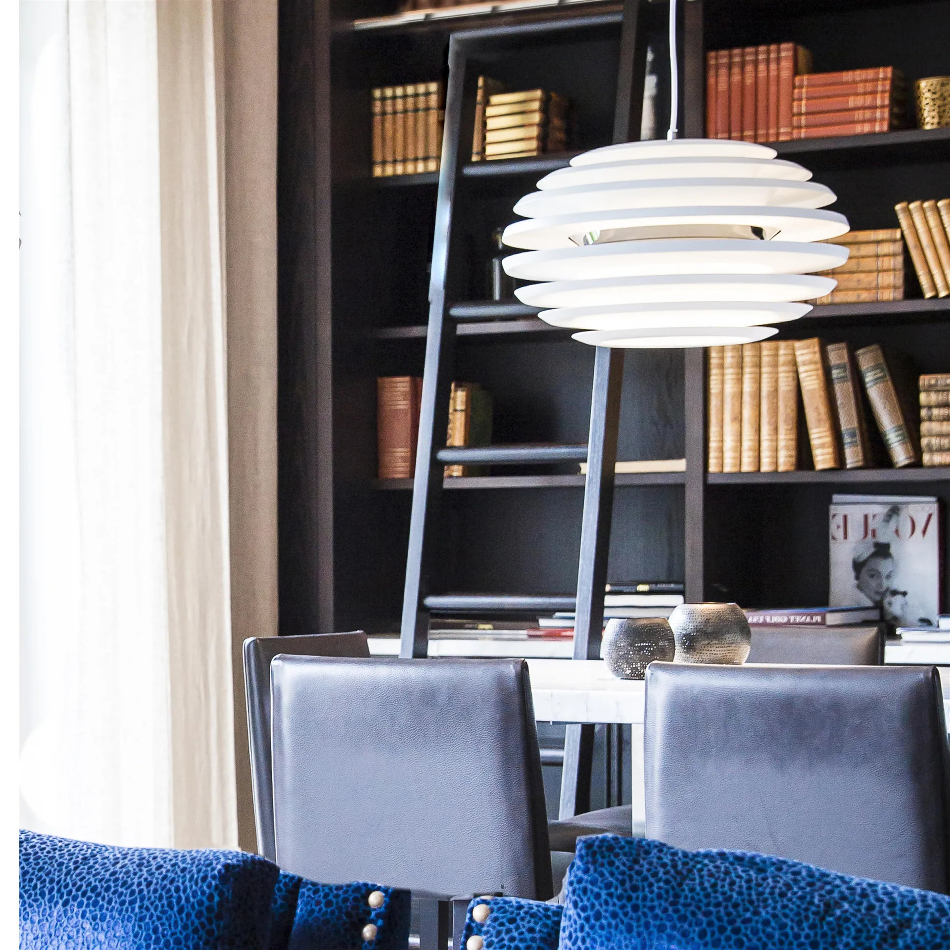 Lampe à suspension Ellipse, blanc mat, laiton Belid