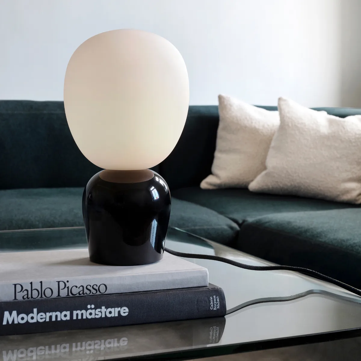 Lampe de table Buddy verre opale, Brillant noir Belid