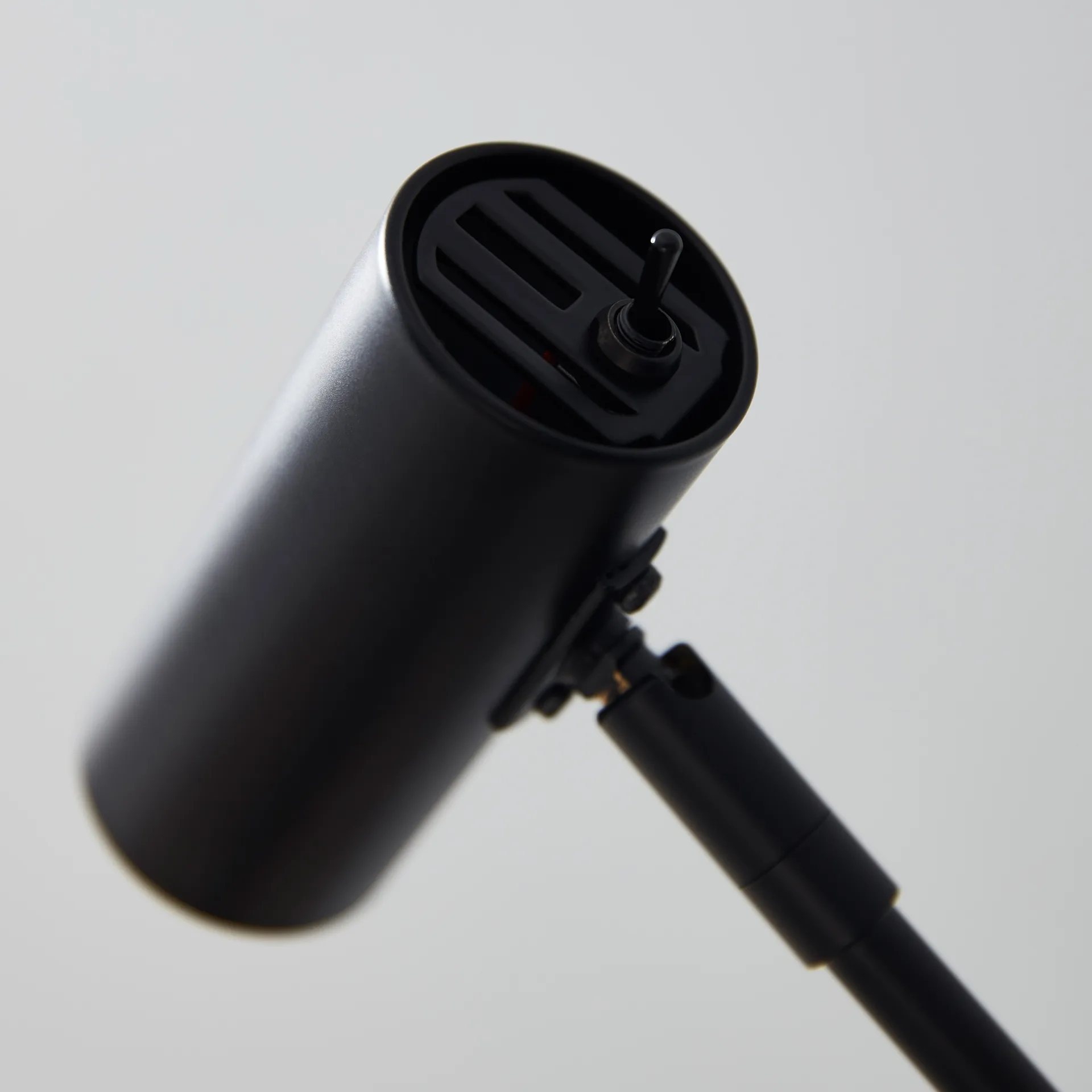 Lampe sur pied Cato, Noir Belid