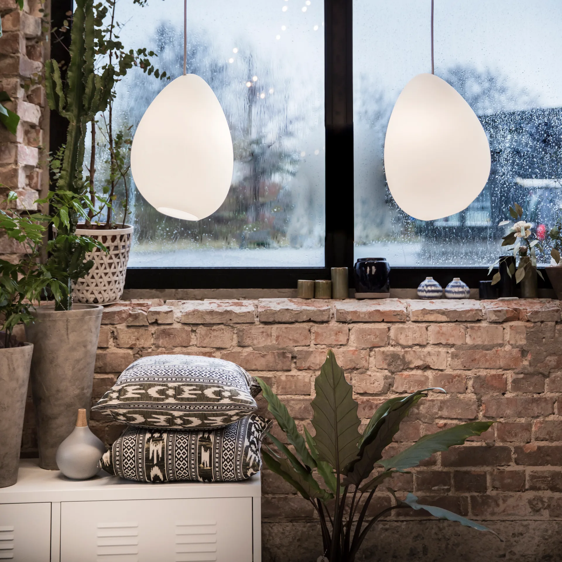 Suspension Ocean verre opale, cordon textile blanc Belid