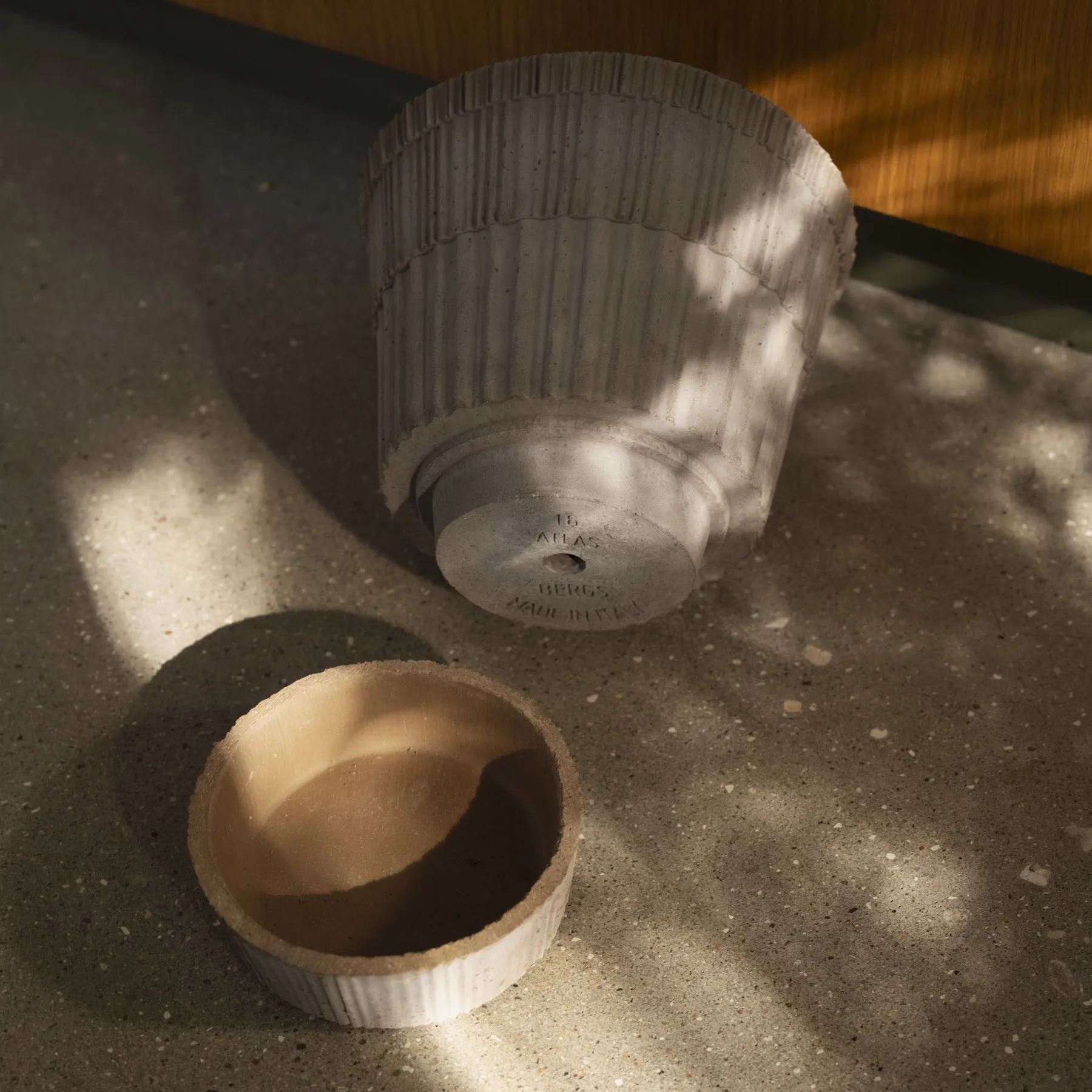 Cache-pot Atlas raw, Gris, Ø14 cm Bergs Potter