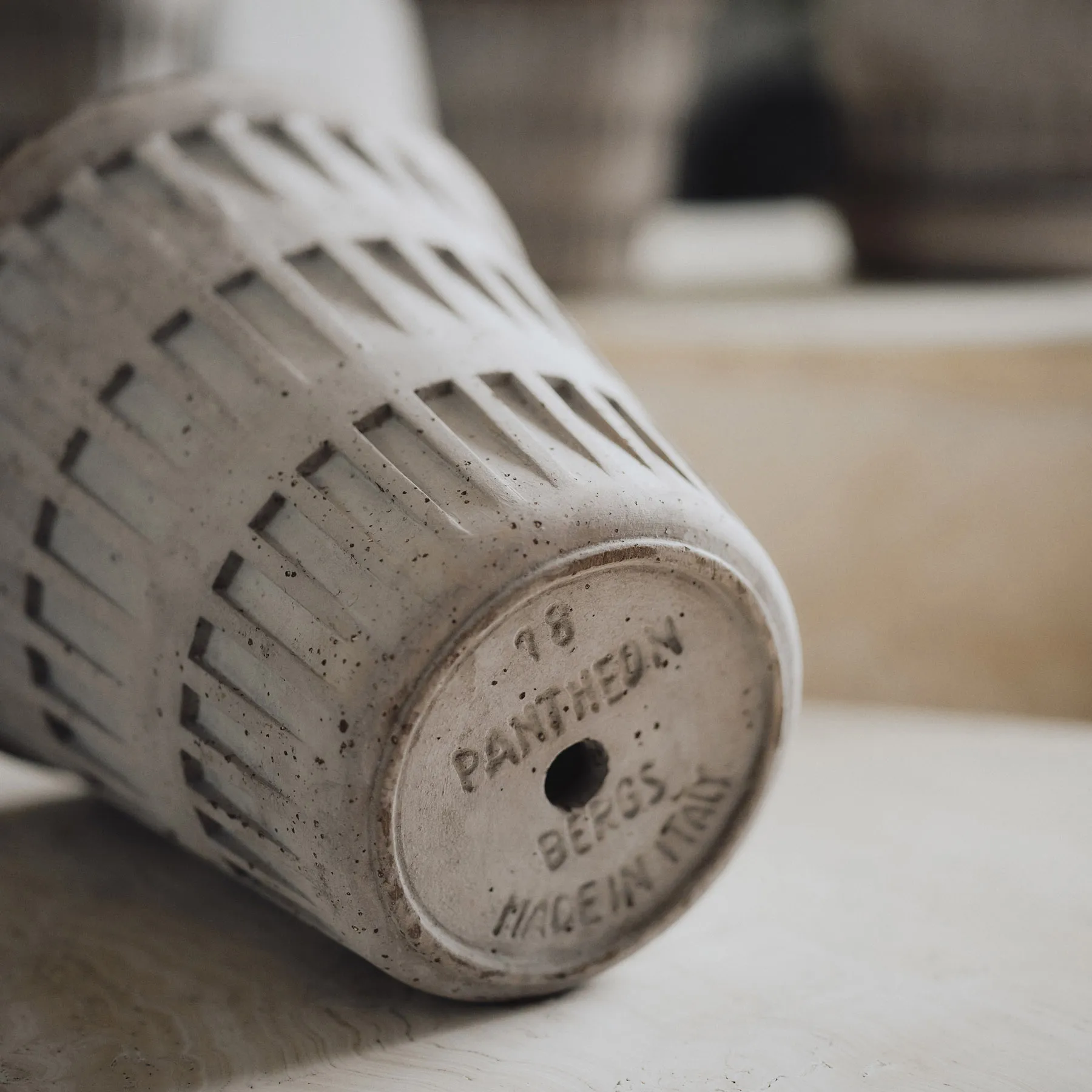 Cache-pot Atlas raw, Gris, Ø18 cm Bergs Potter