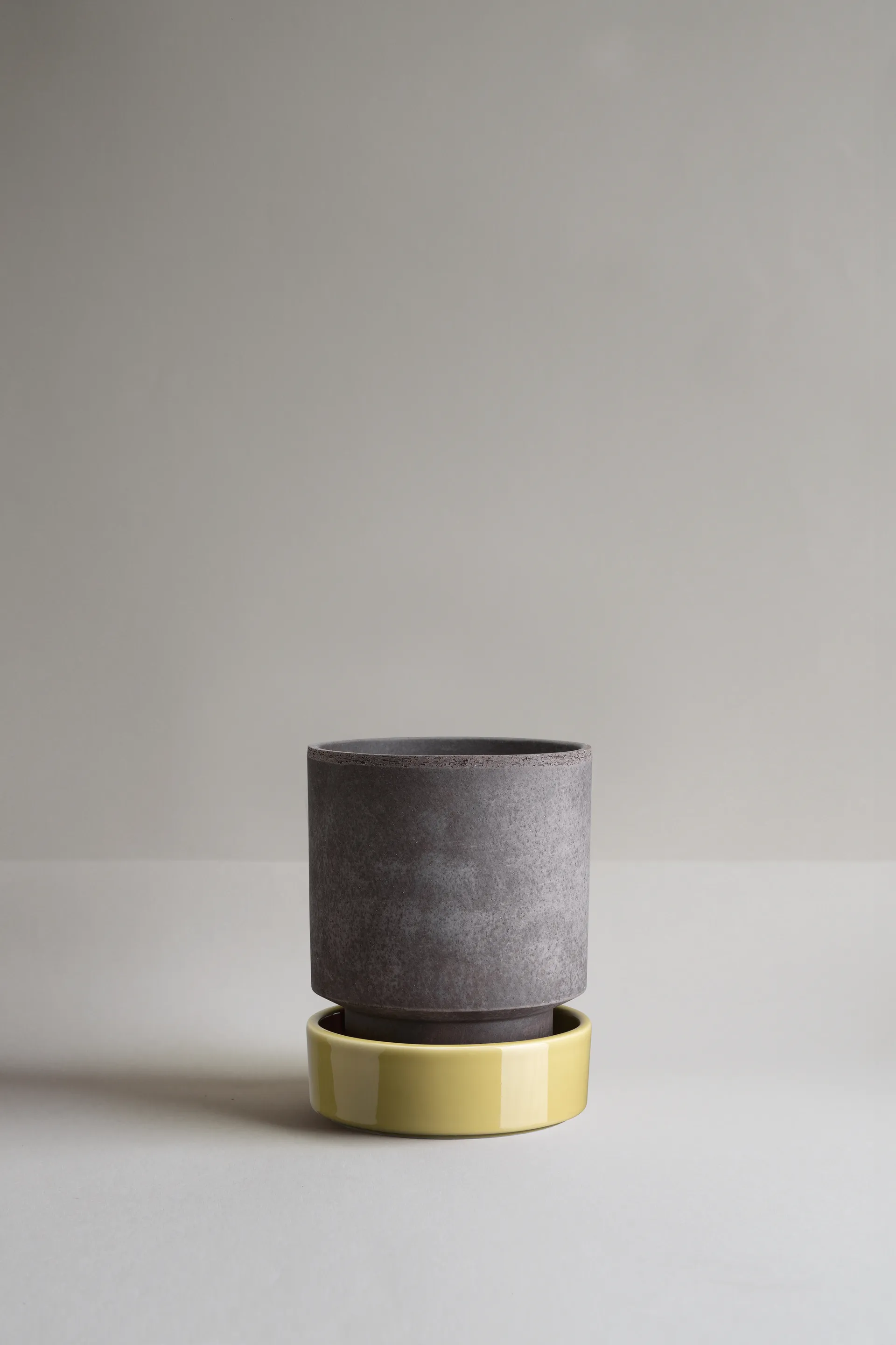 Pot Hoff, Ø14 cm, Raw Grey-Pale Yellow Bergs Potter