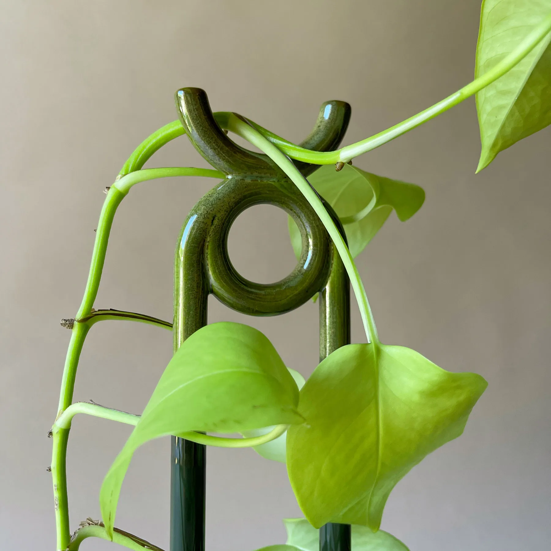 Support de plante Folk Oni, Moss green Bergs Potter