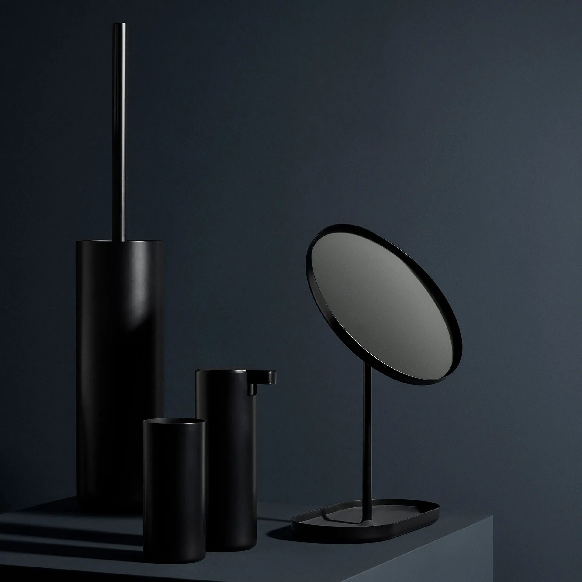 Brosse pour toilette Modo, Noir blomus