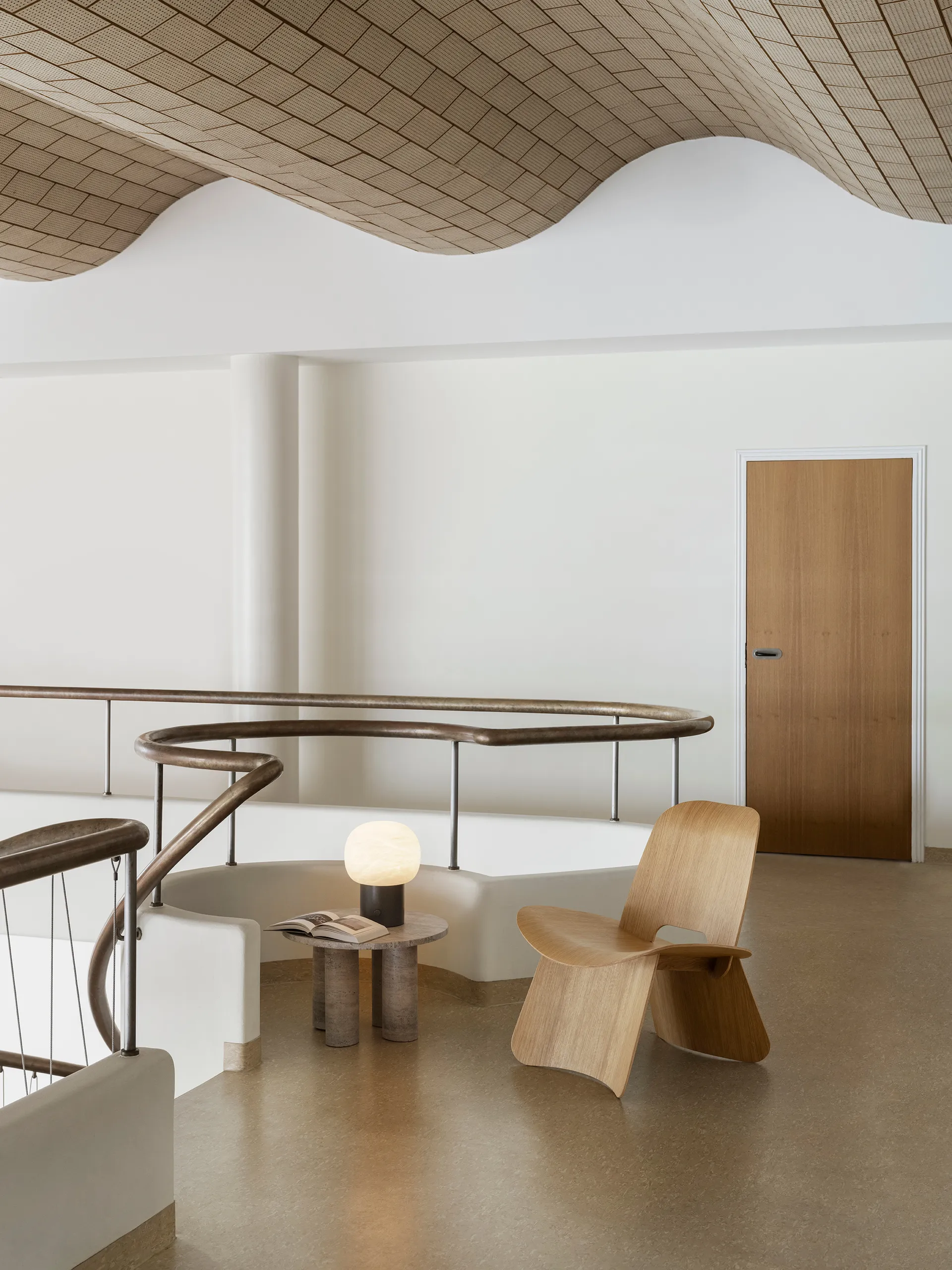 Chaise Nagomi, Contreplaqué huilé blomus