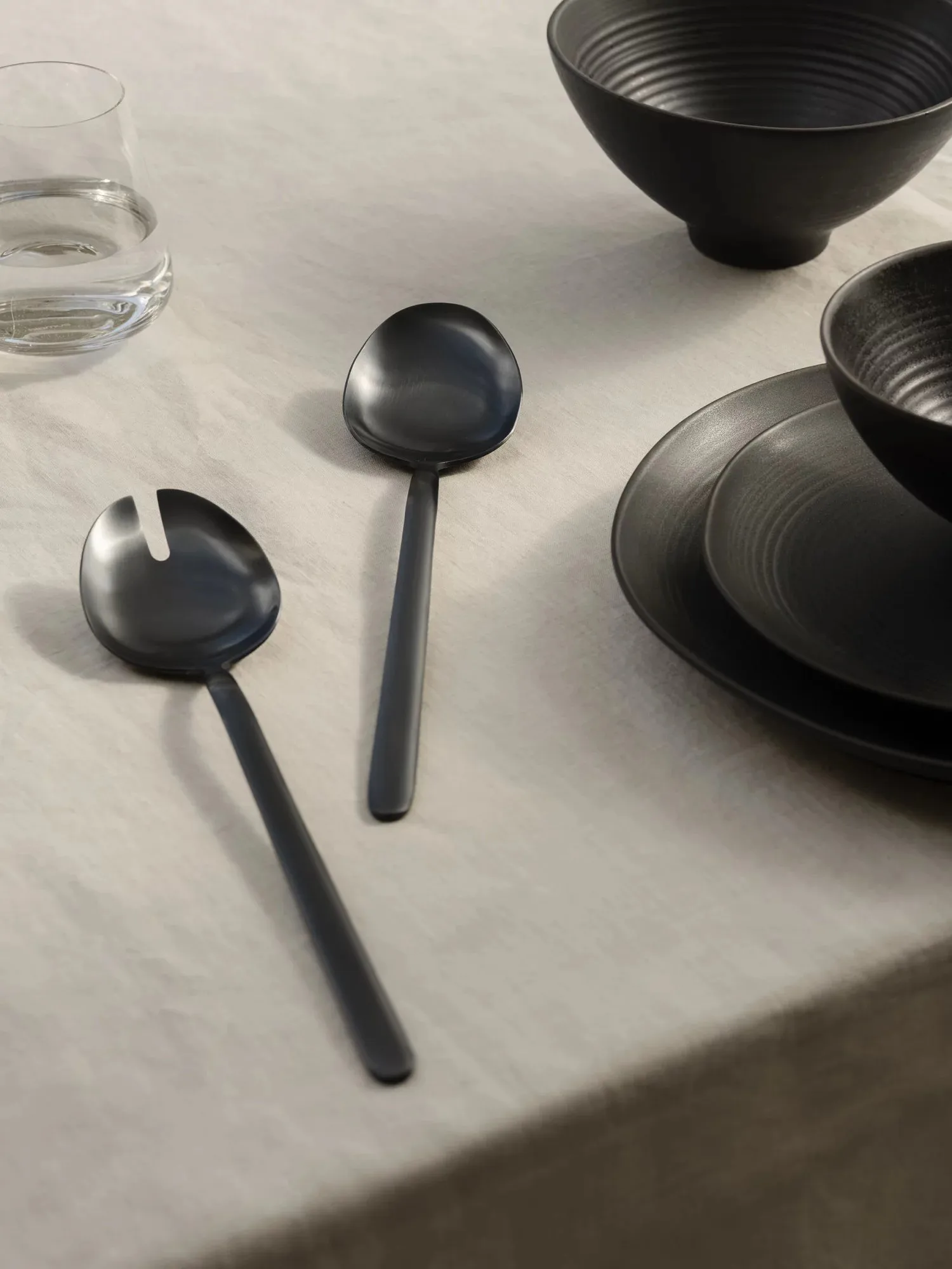 Couverts à salade STELLA noir lot de 2, 28 cm blomus