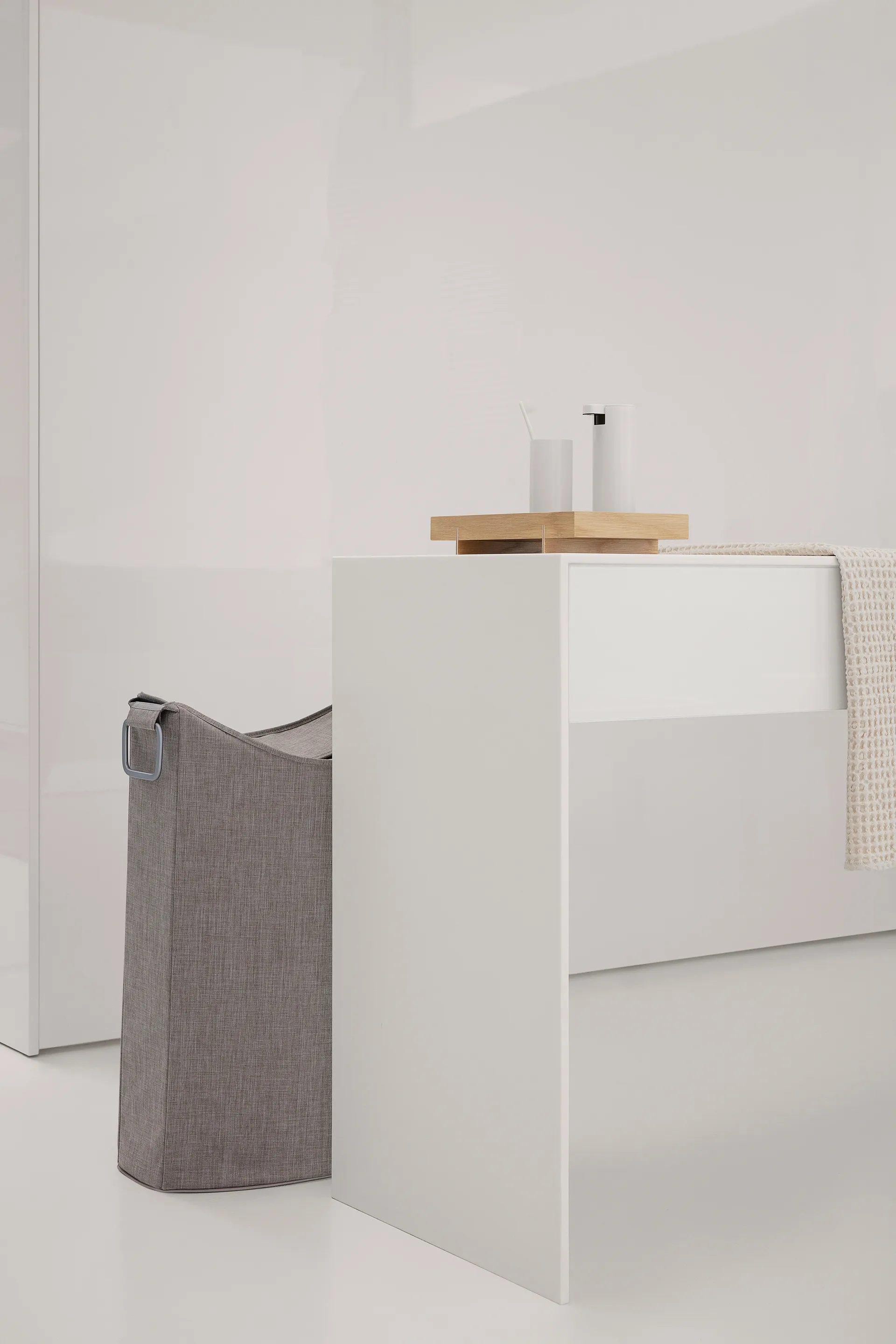 Distributeur de savon Modo, Blanc blomus