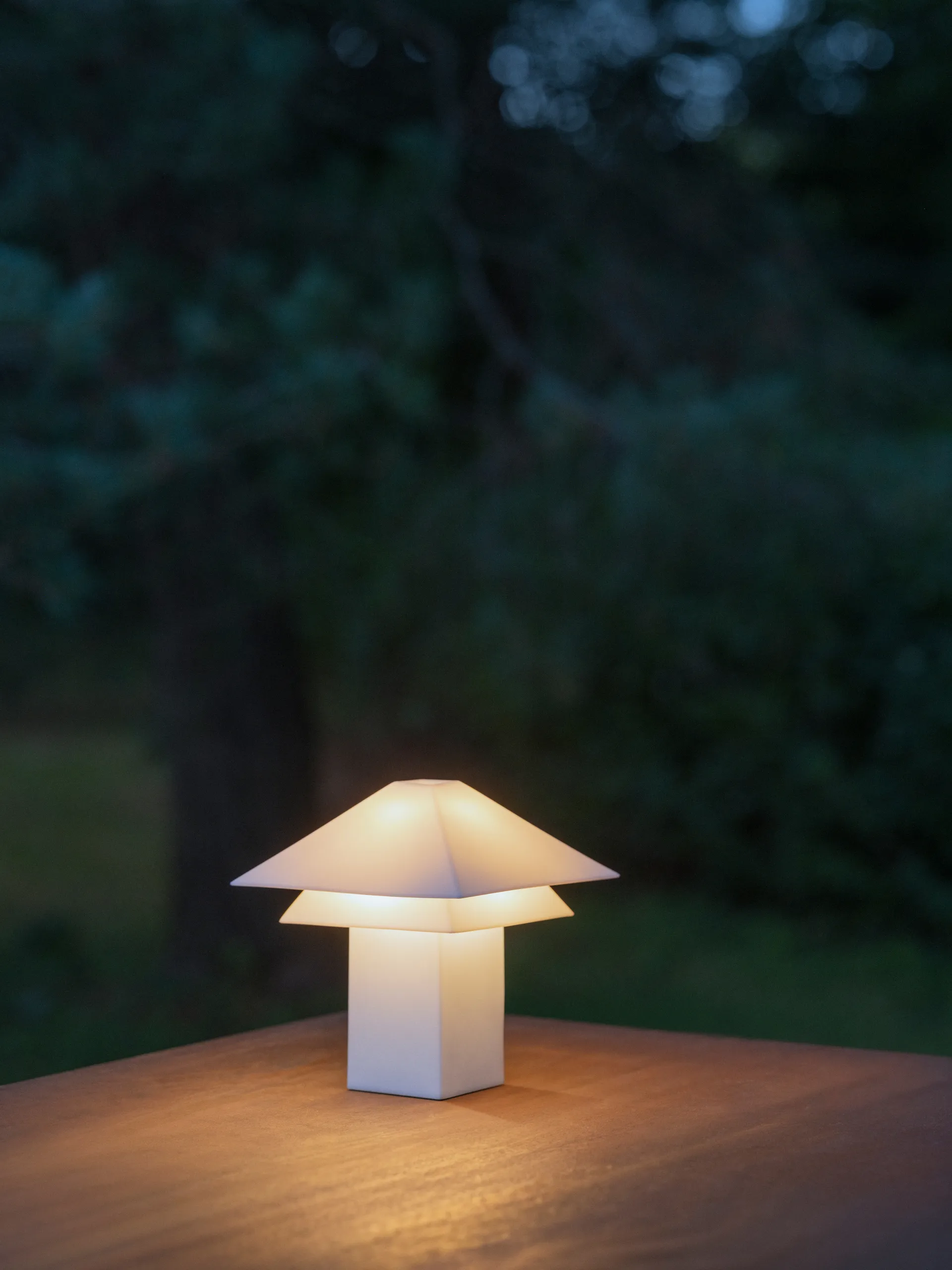 Lampe de table portable Sanaka, White blomus