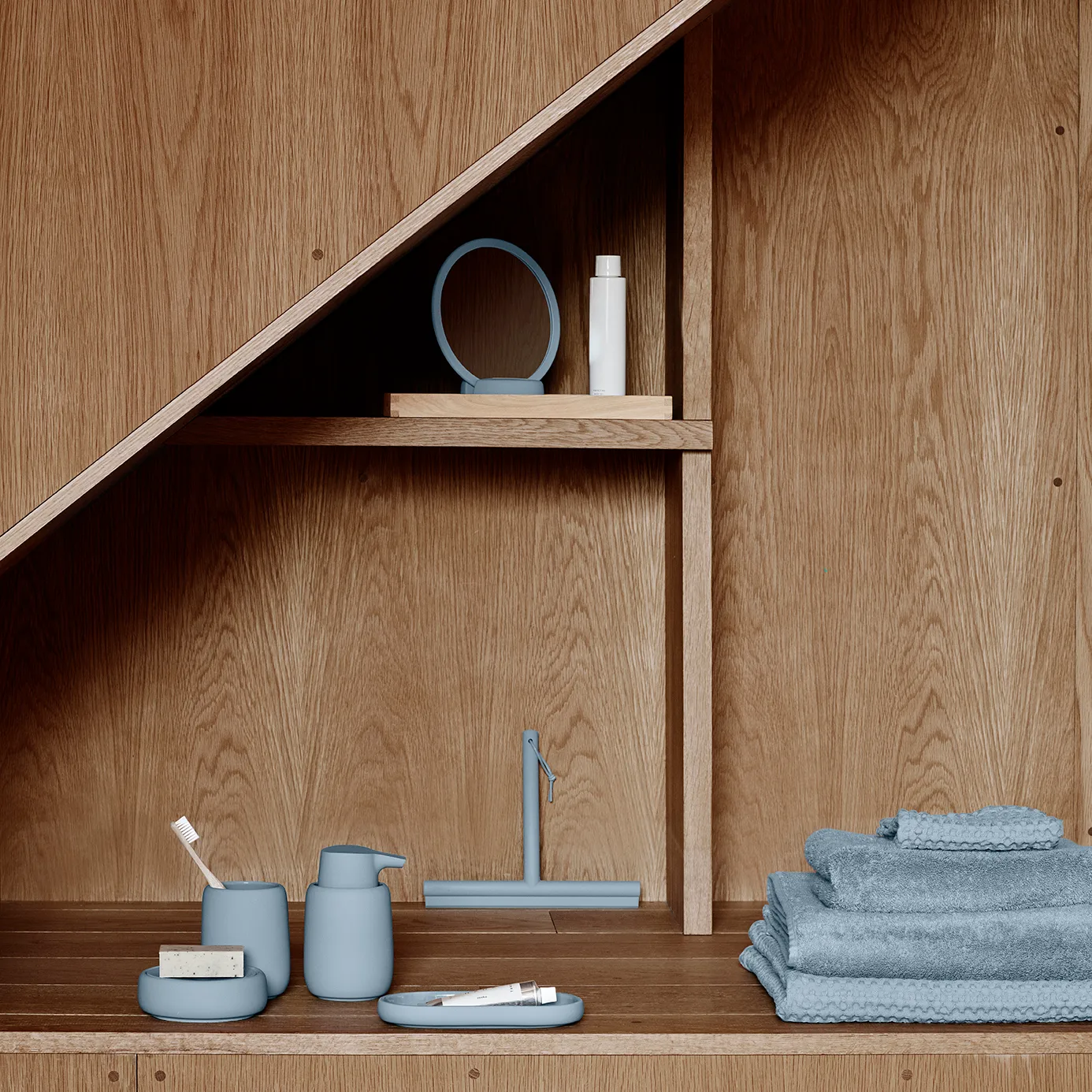 Miroir de table Sono Vanity Ø17 cm, Ashley blue blomus