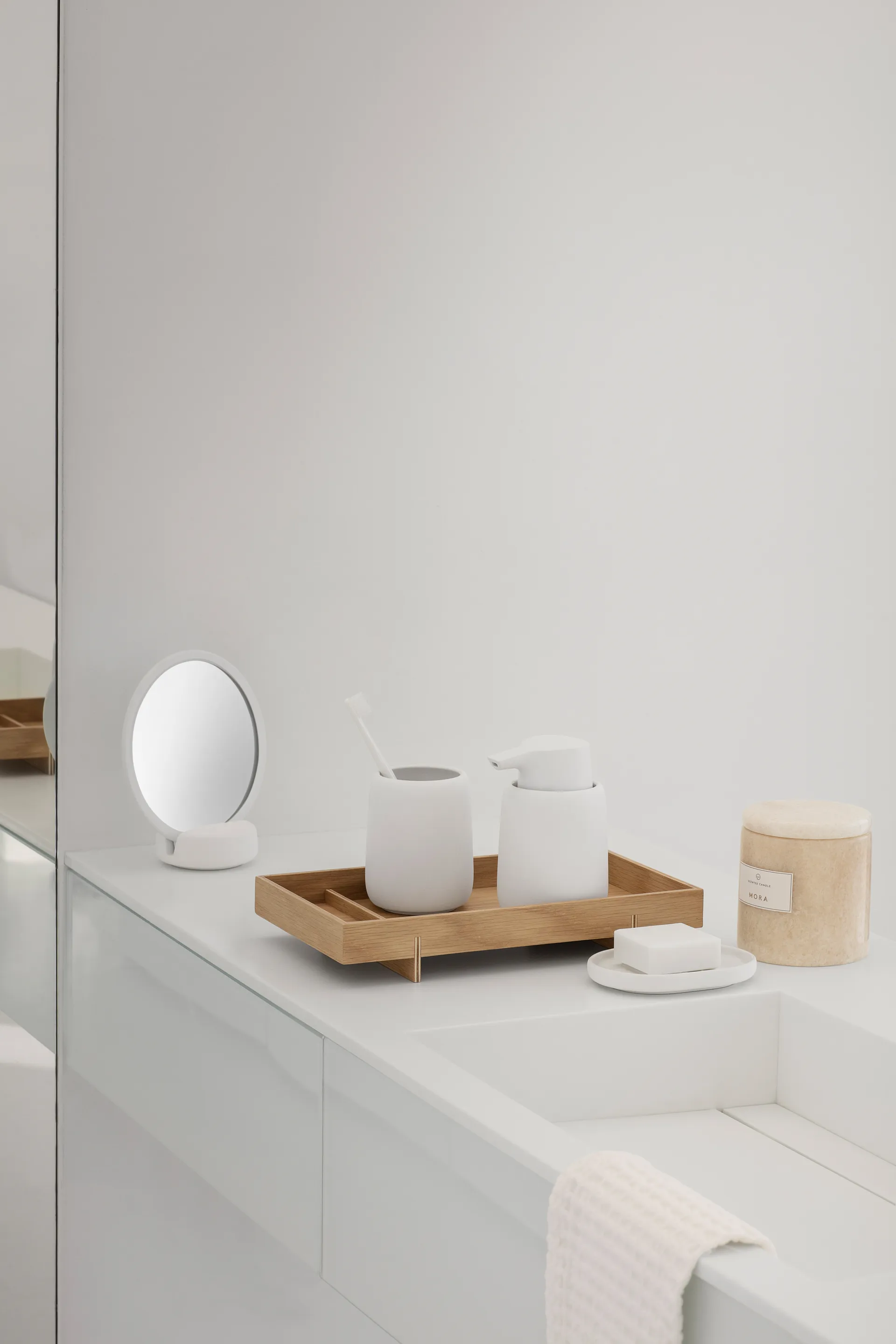 Miroir de table Sono Vanity Ø17 cm, Blanc blomus